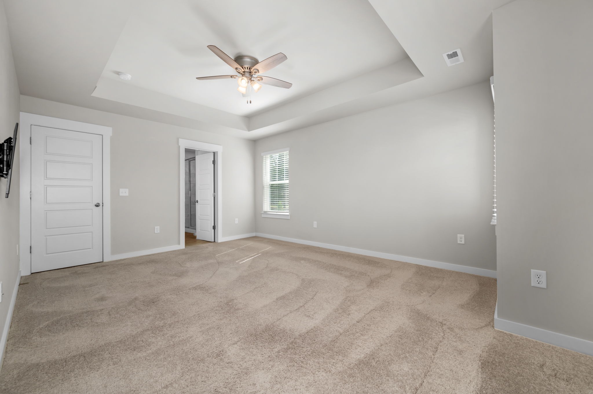 551 Swanholme Dr