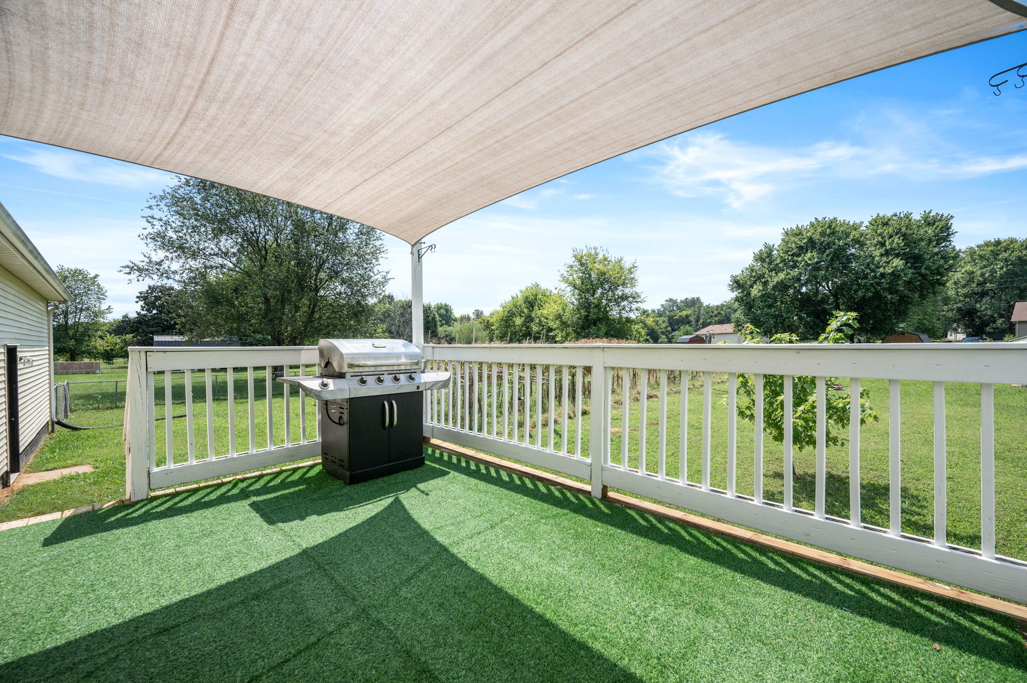 1821 Thompson Rd