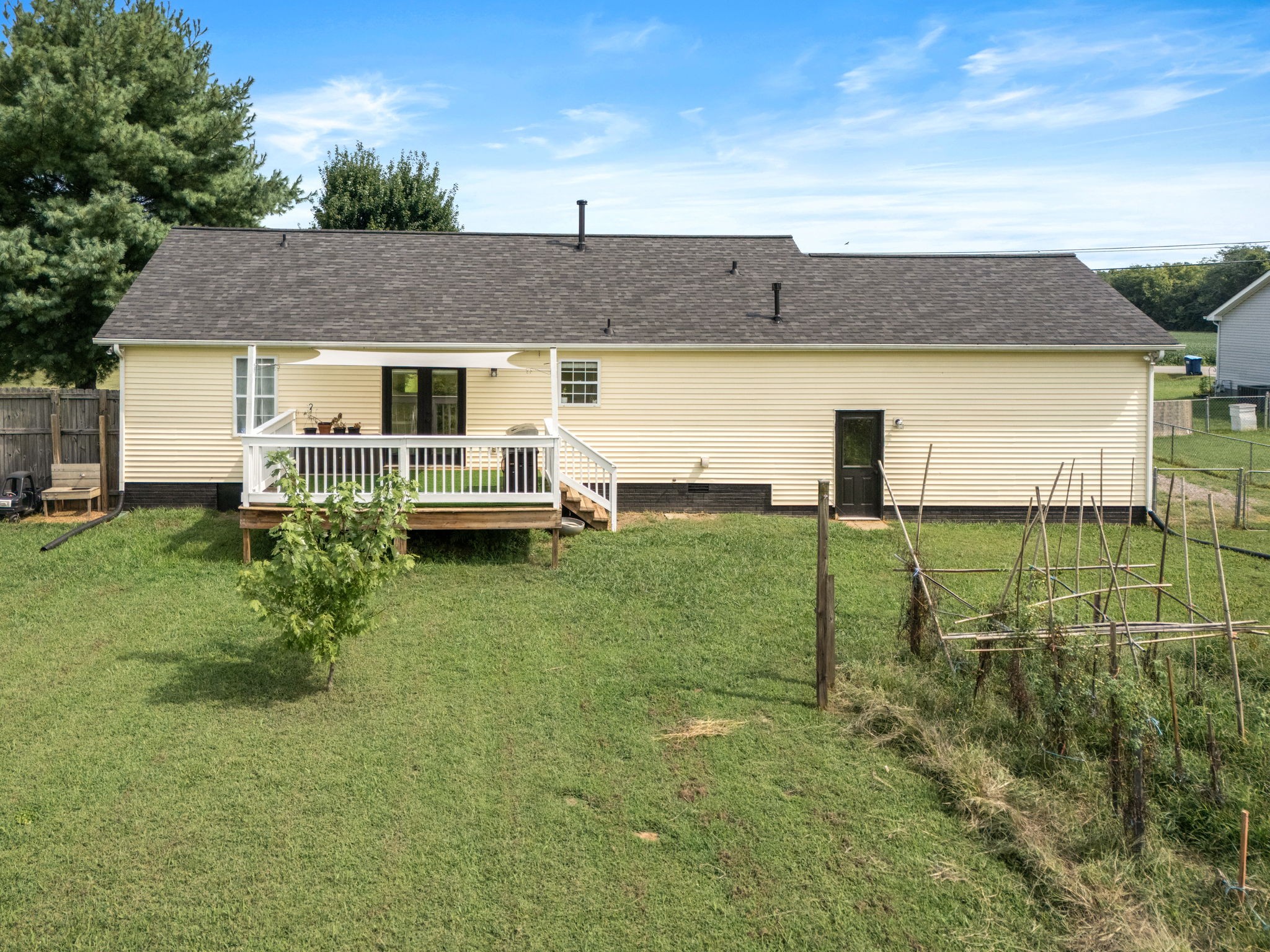 1821 Thompson Rd