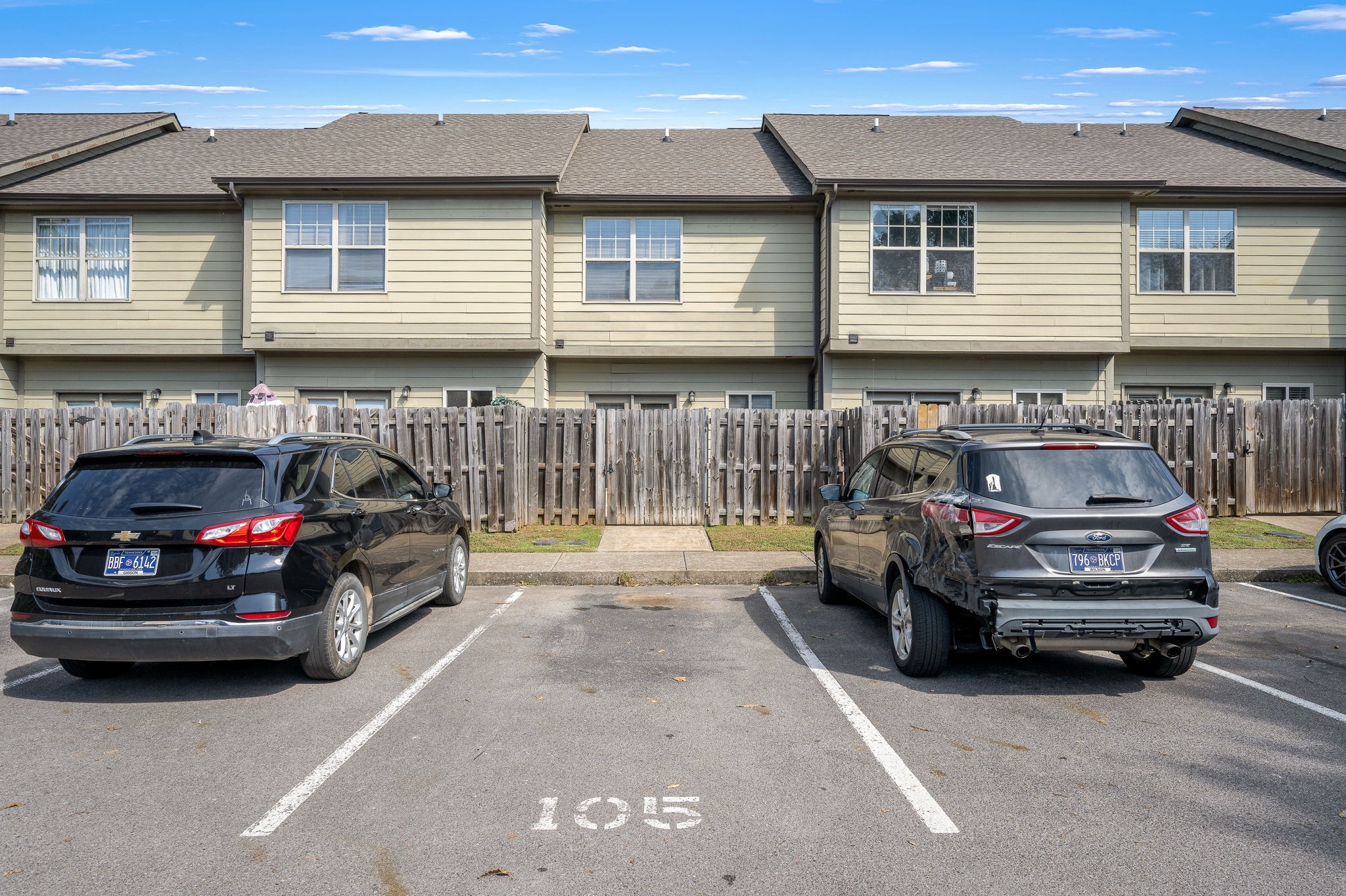 105 4th Ave Unit: 105