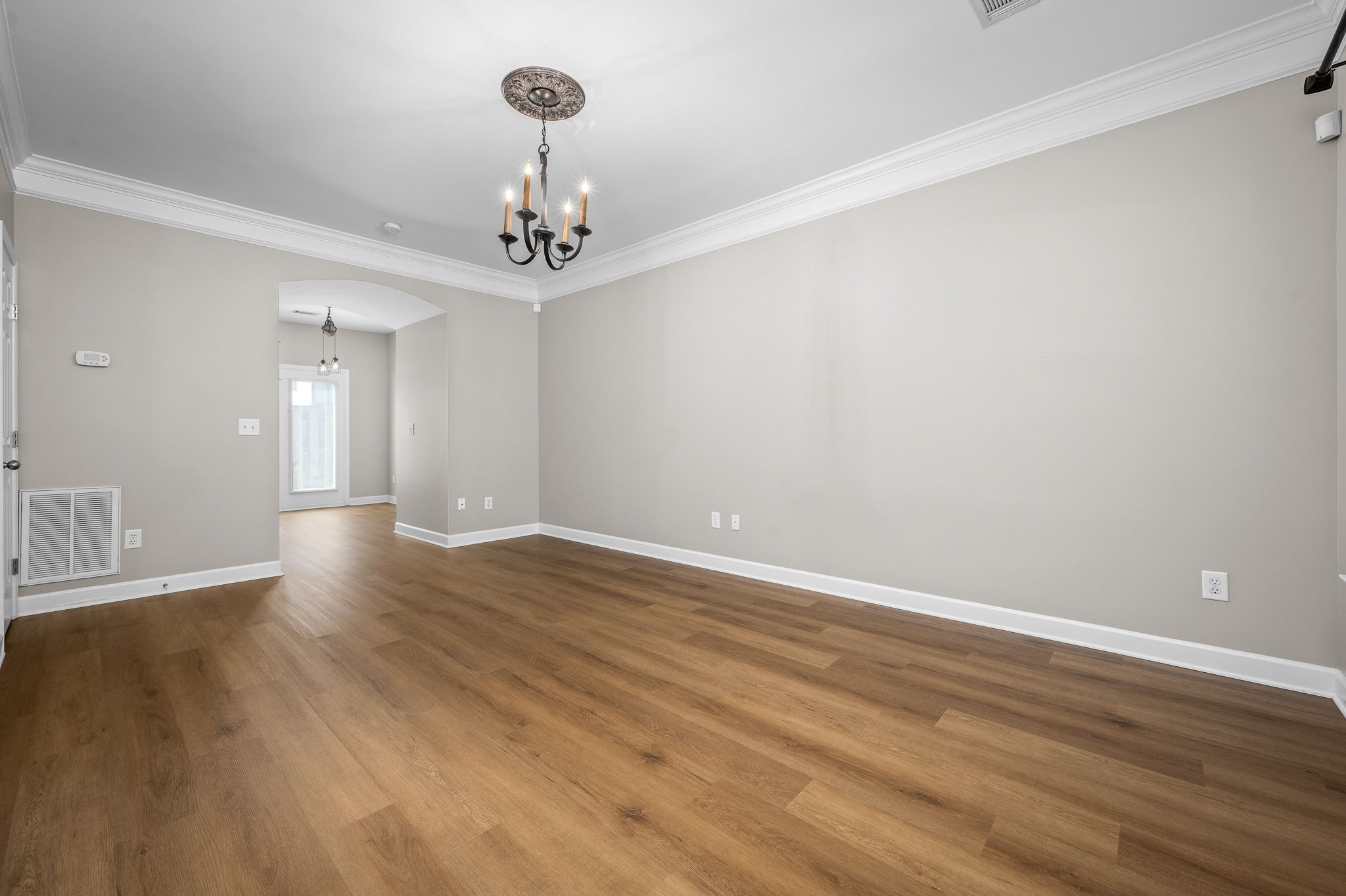 105 4th Ave Unit: 105