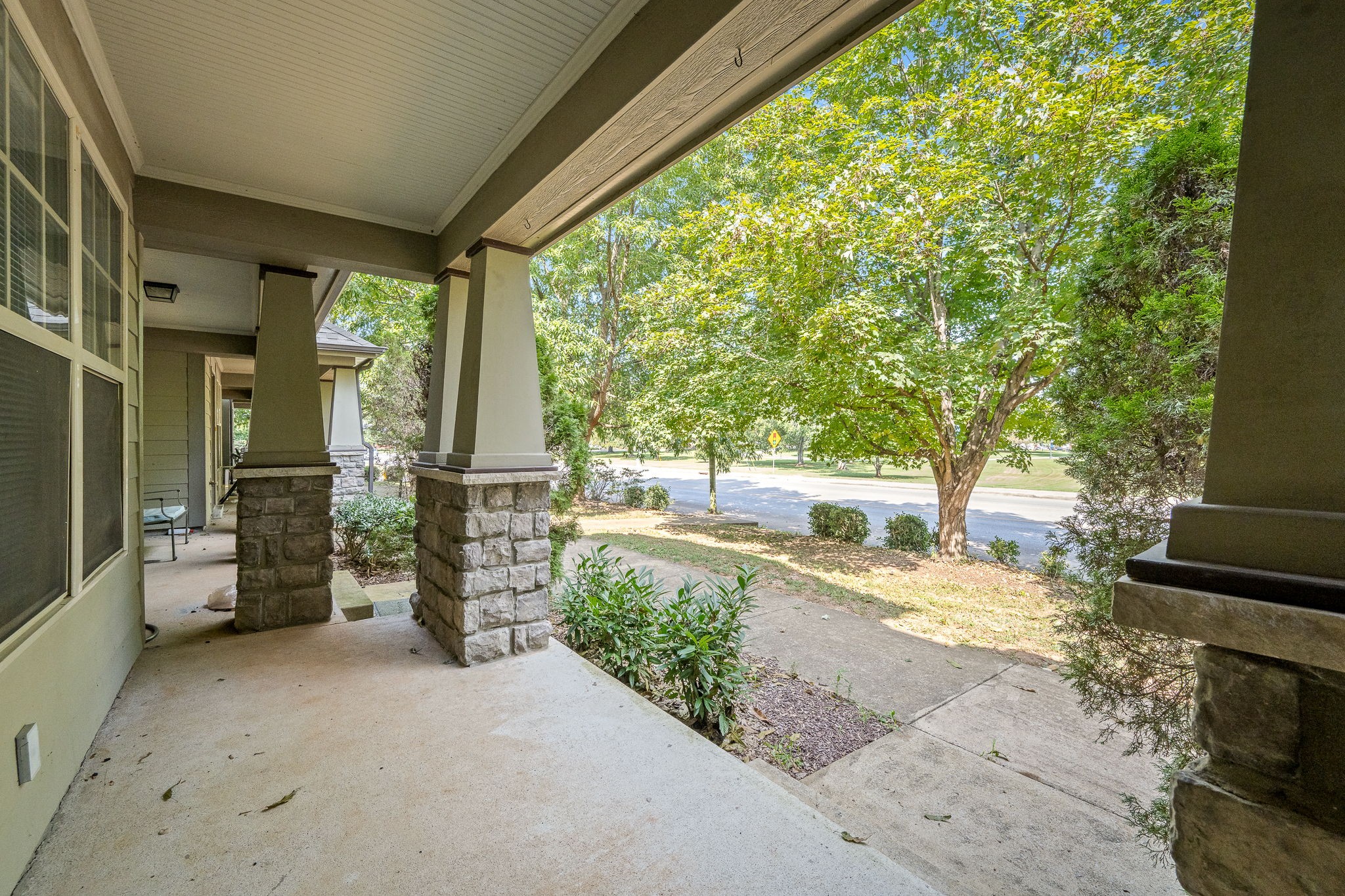105 4th Ave Unit: 105
