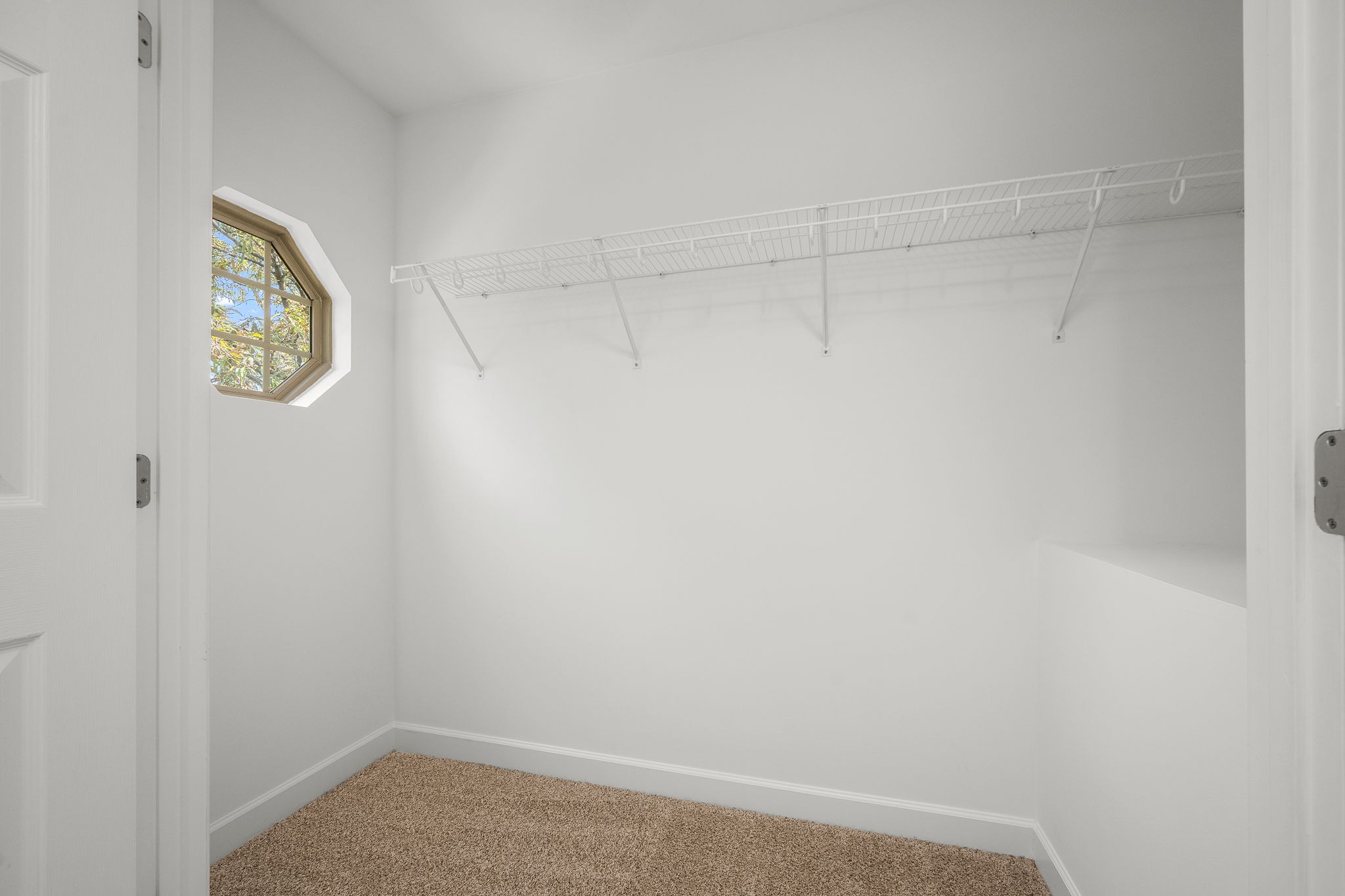 105 4th Ave Unit: 105