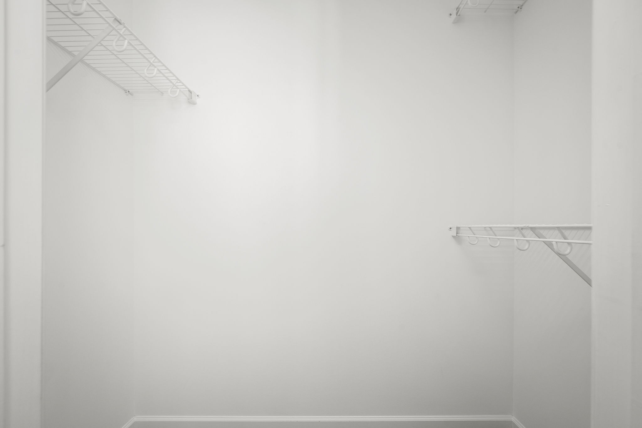 105 4th Ave Unit: 105