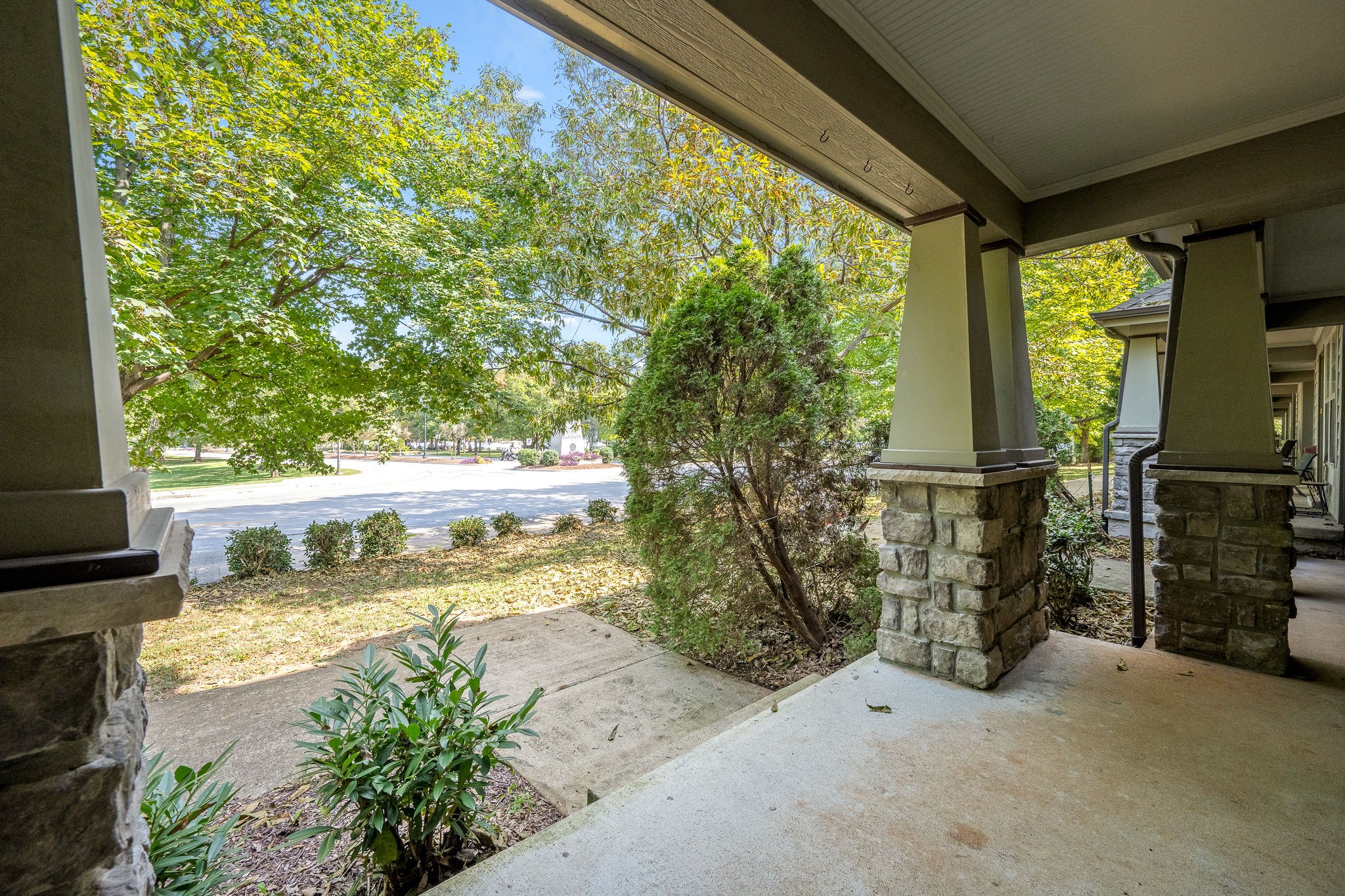 105 4th Ave Unit: 105