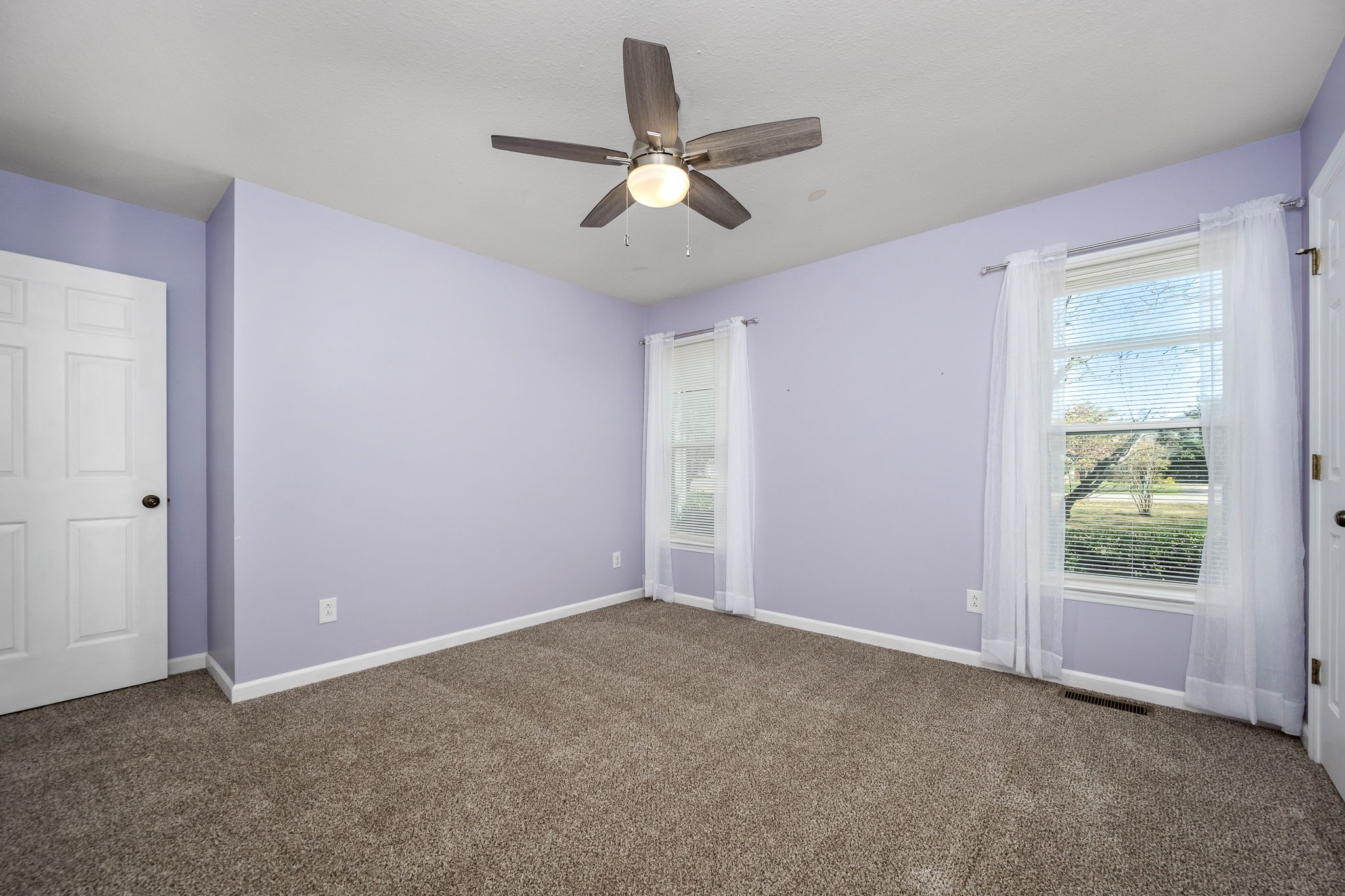 1427 Trotters Ln
