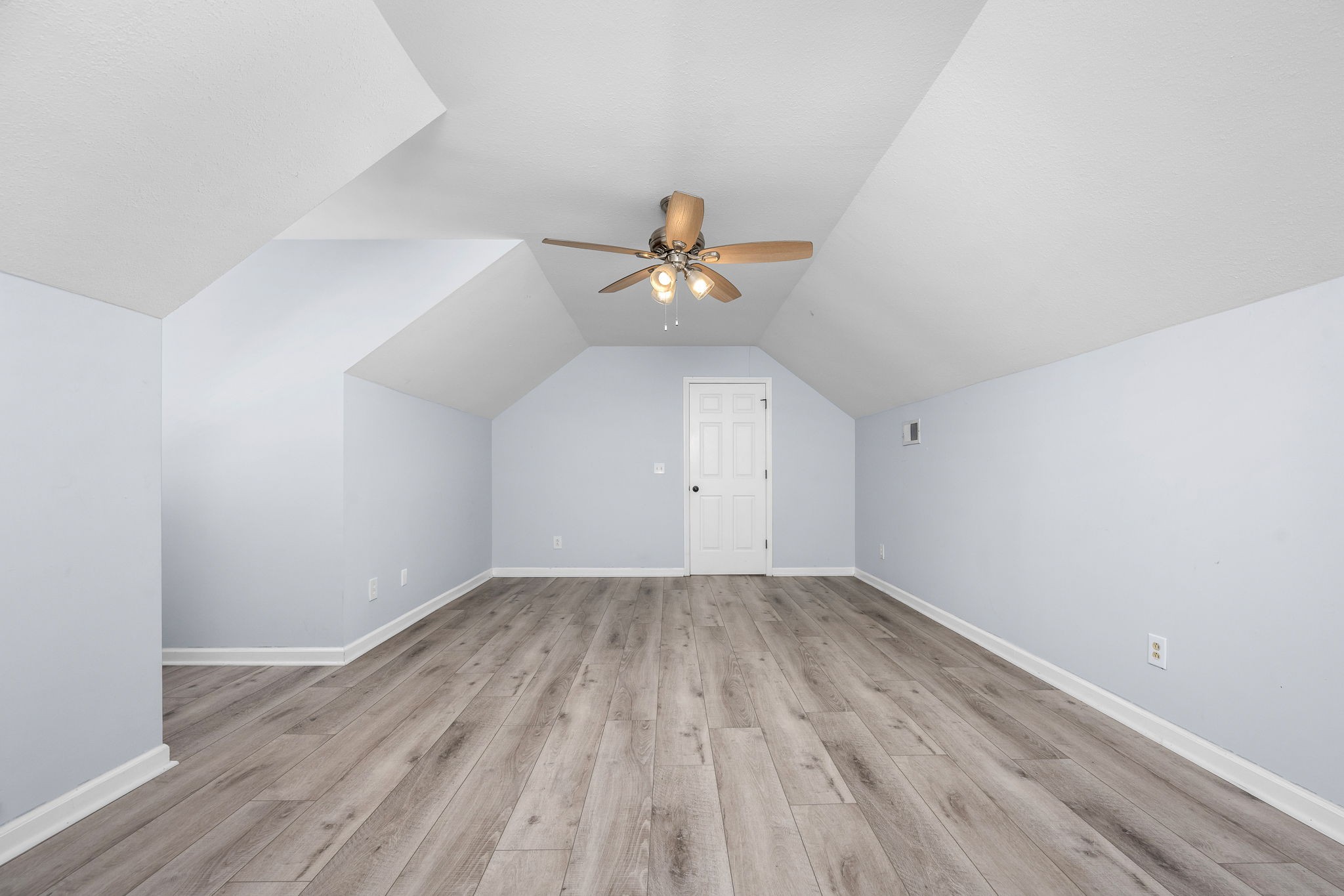 1427 Trotters Ln