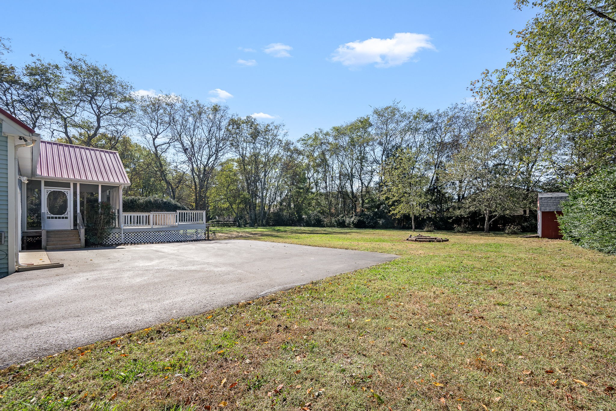 1427 Trotters Ln