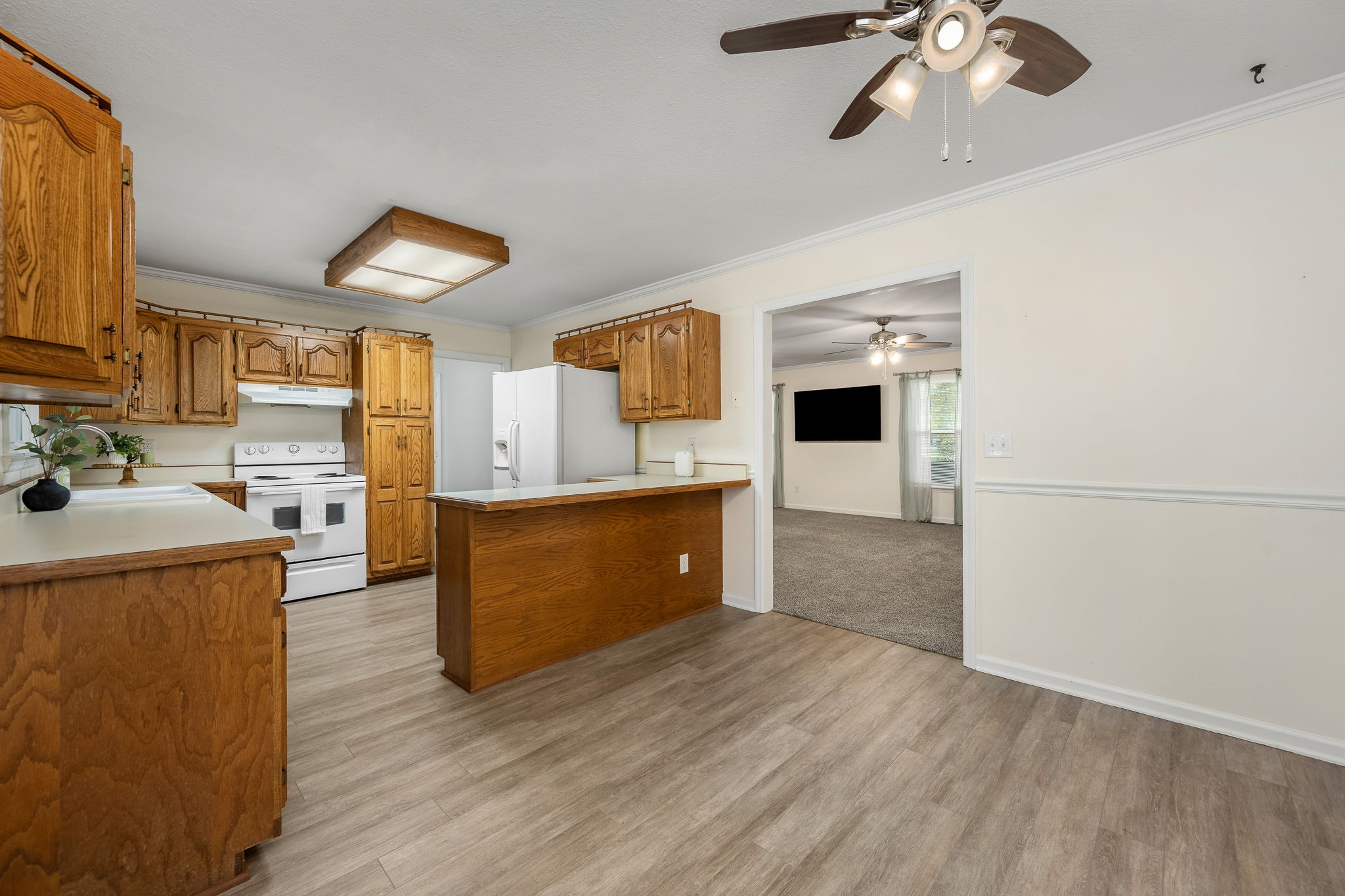 1427 Trotters Ln