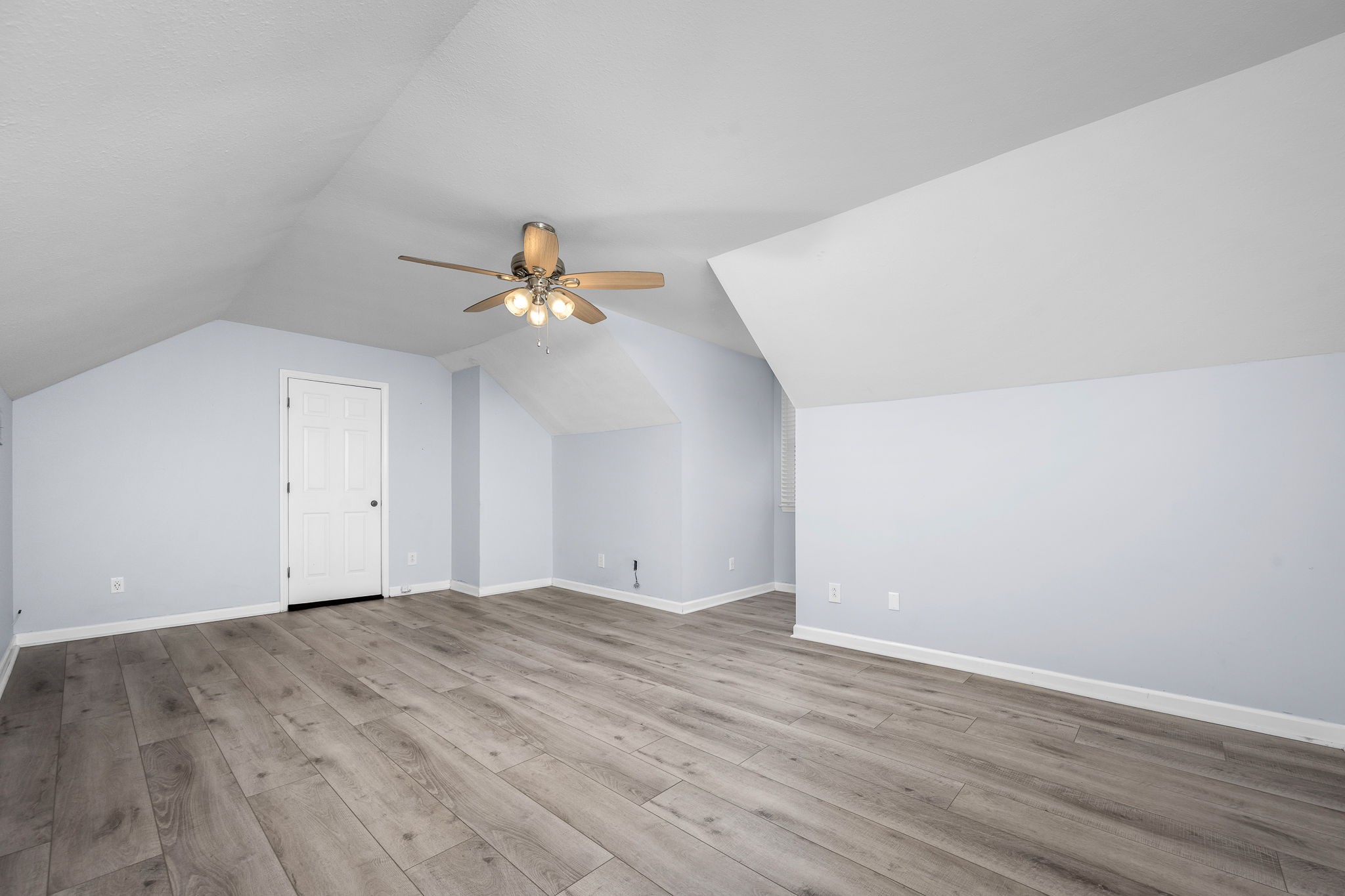 1427 Trotters Ln