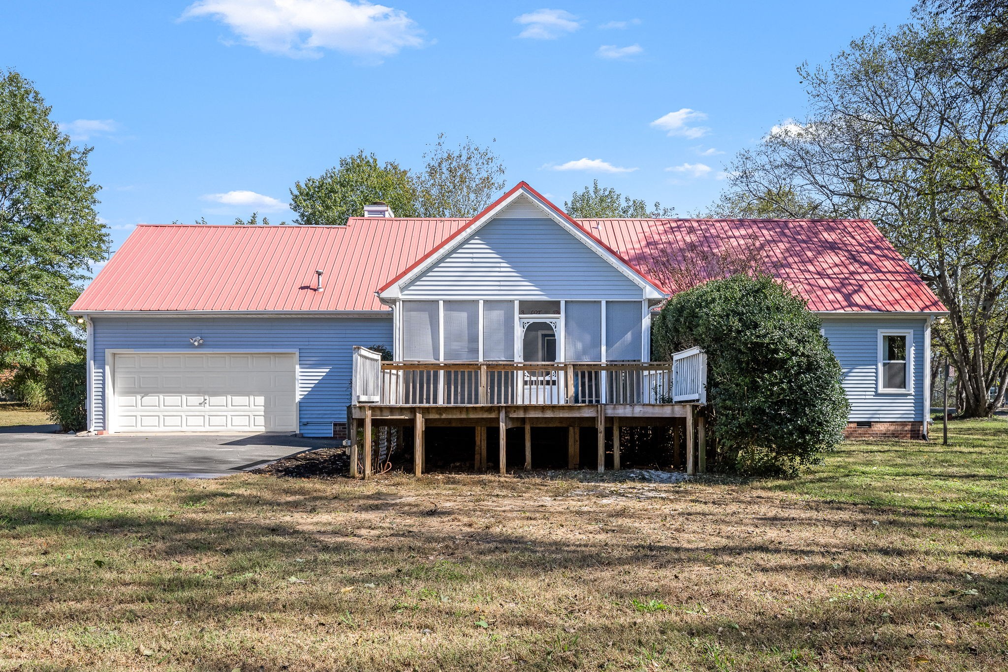 1427 Trotters Ln