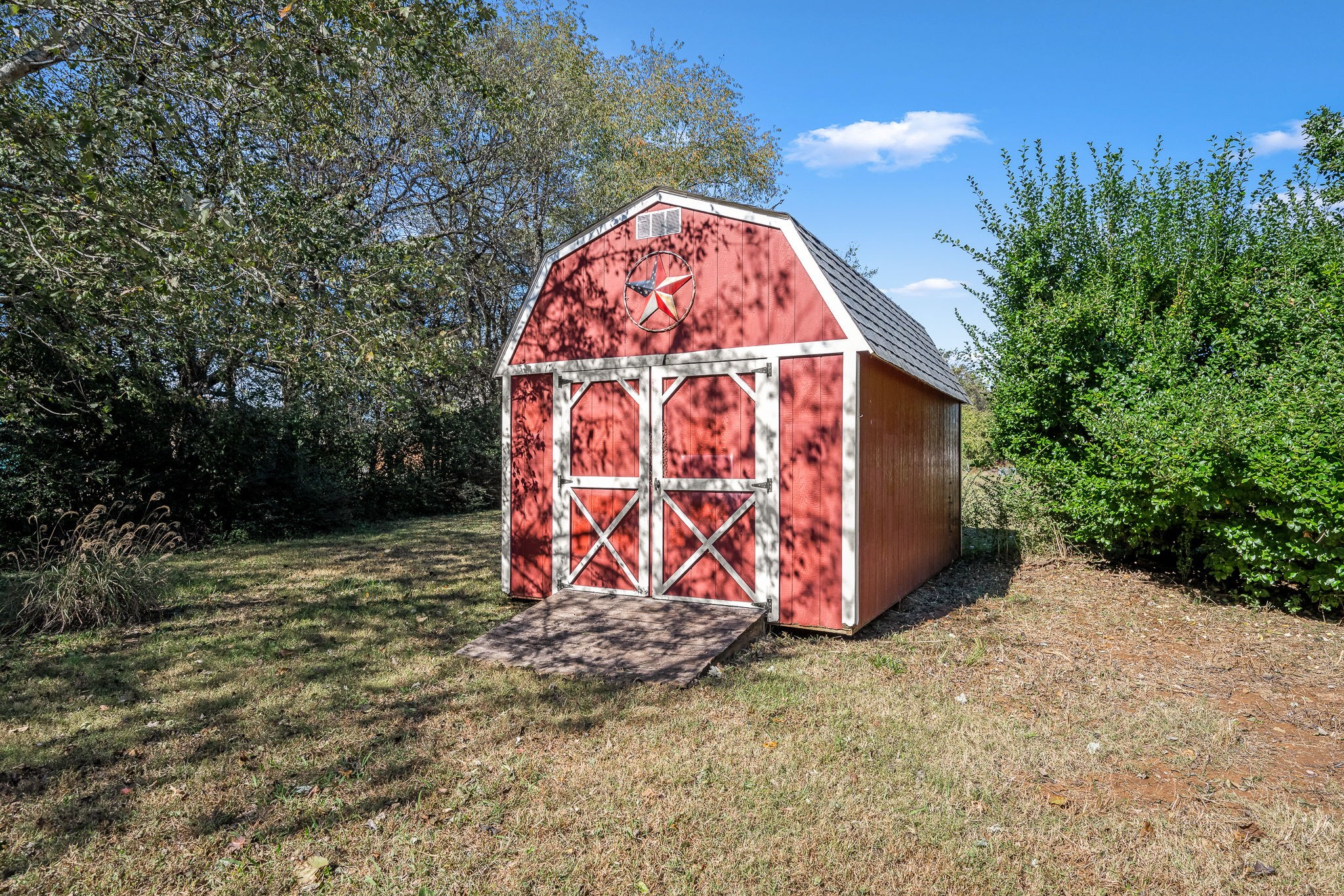 1427 Trotters Ln