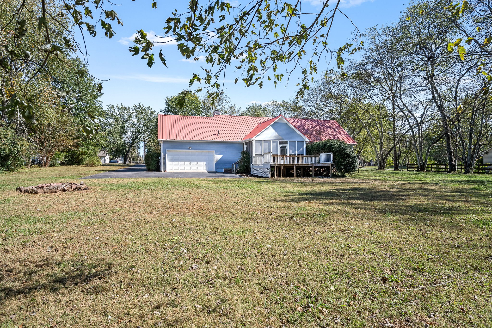 1427 Trotters Ln