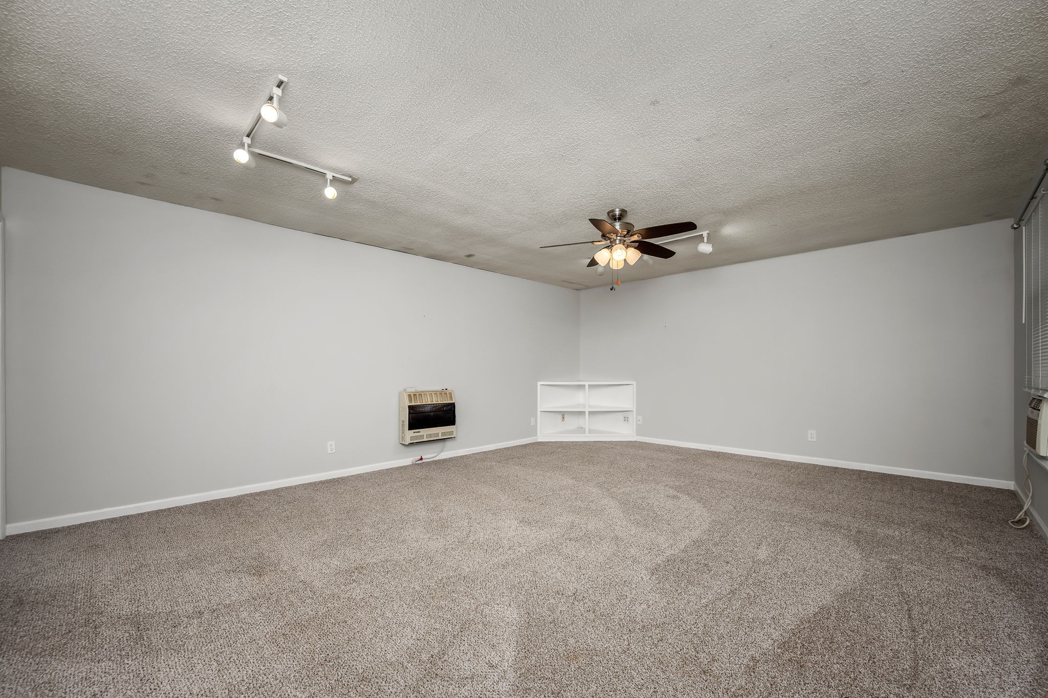 1427 Trotters Ln