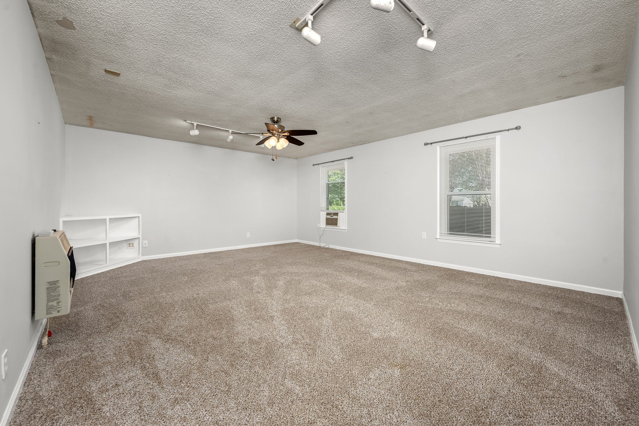 1427 Trotters Ln