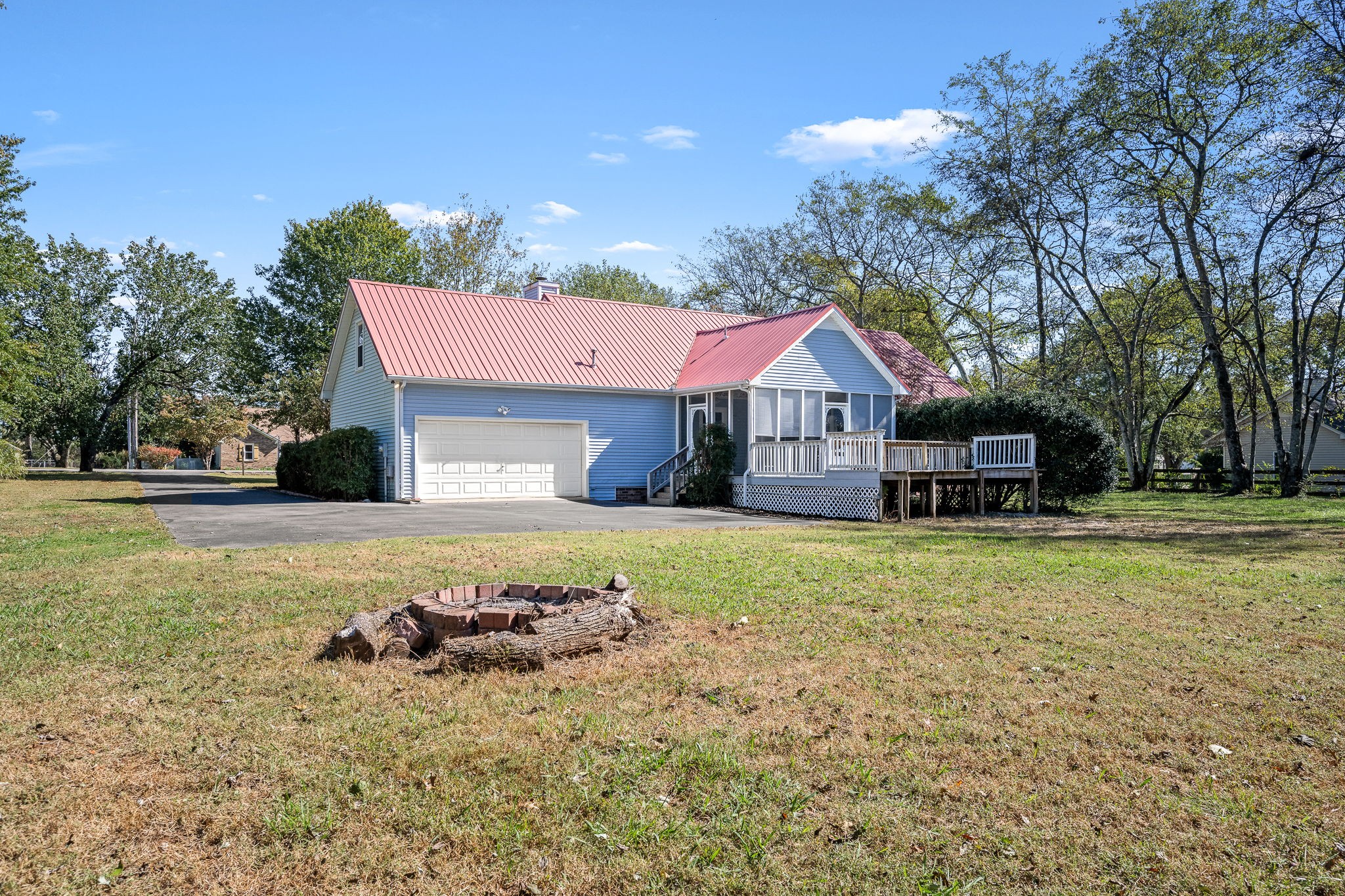 1427 Trotters Ln