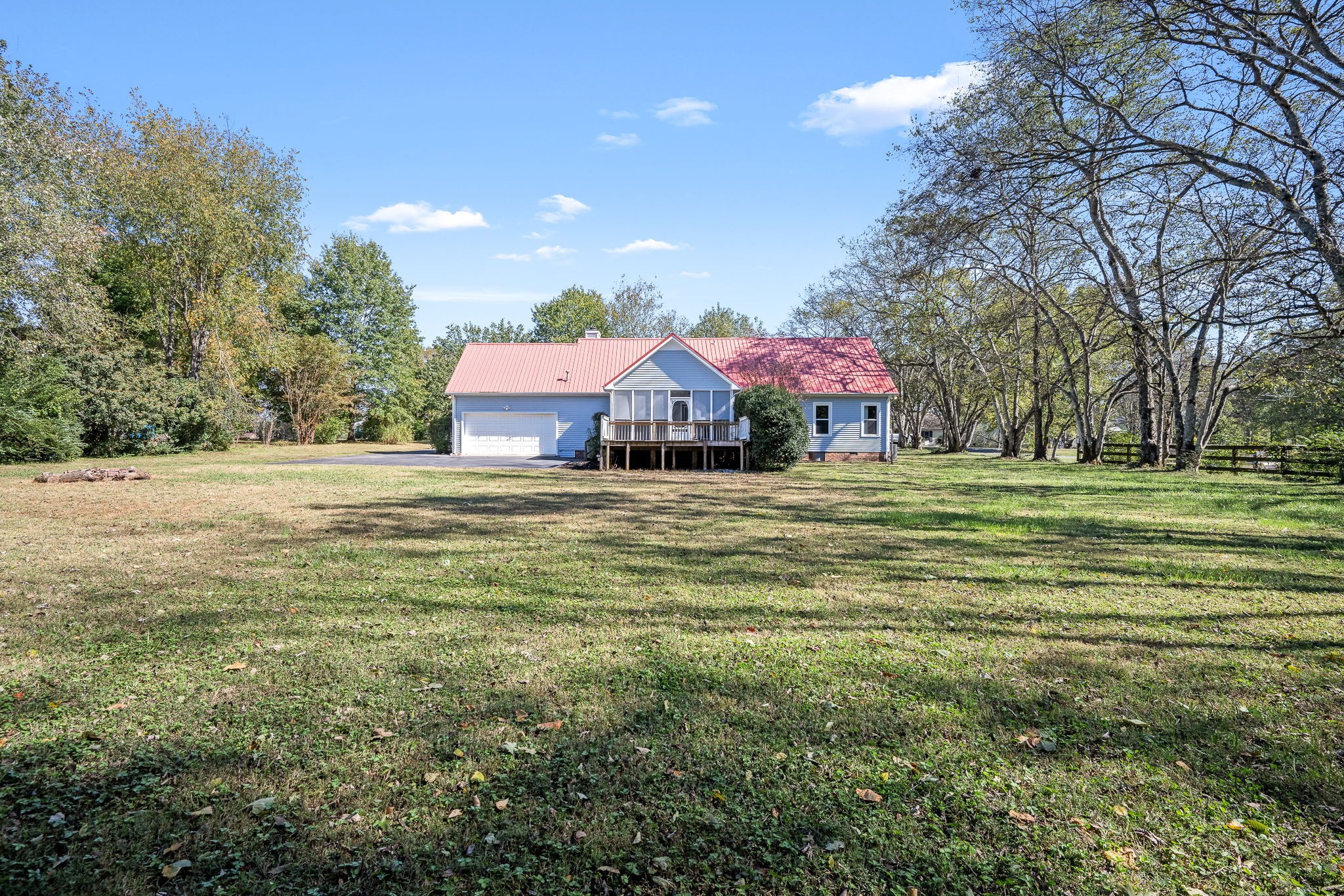 1427 Trotters Ln