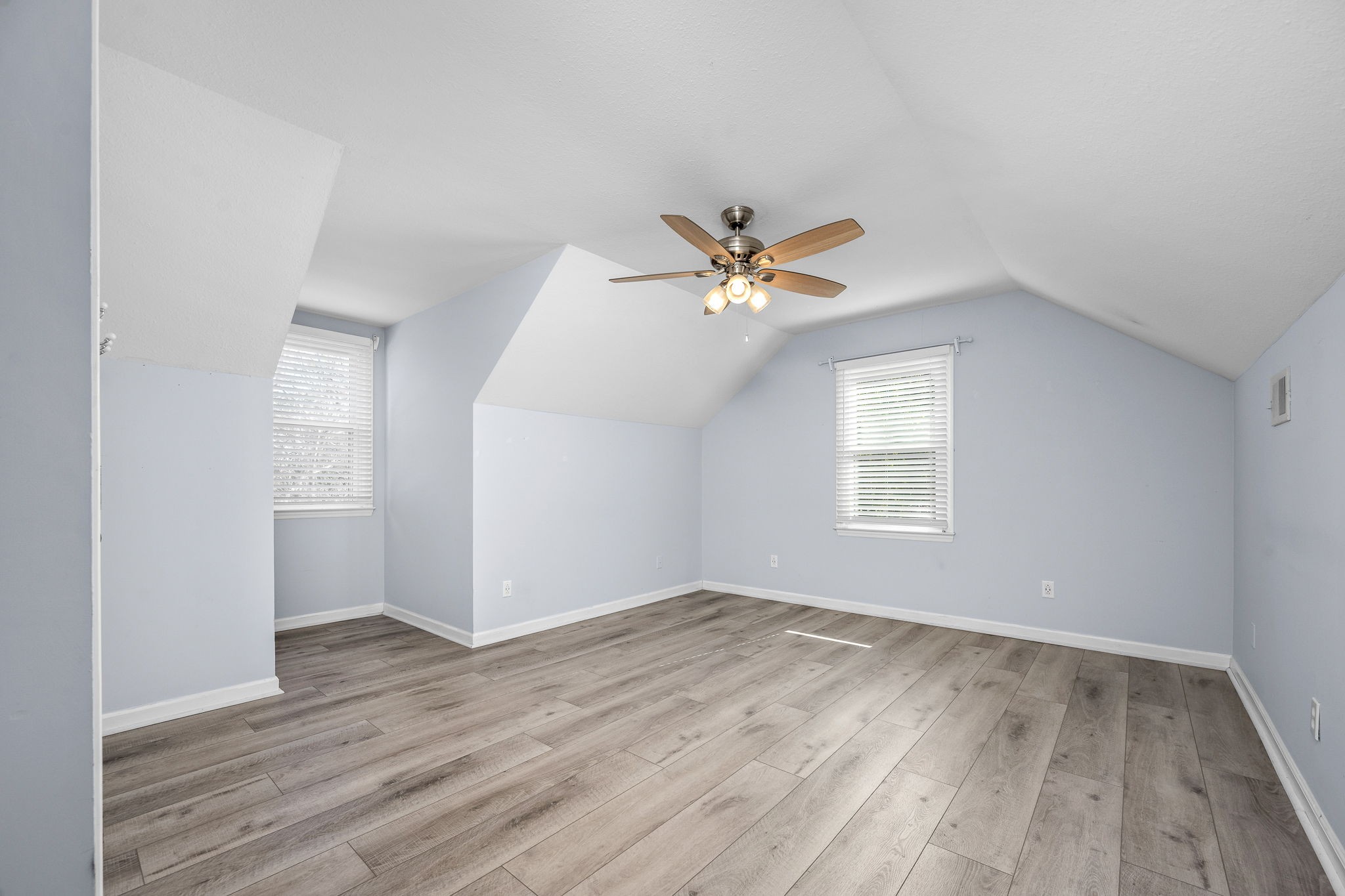 1427 Trotters Ln