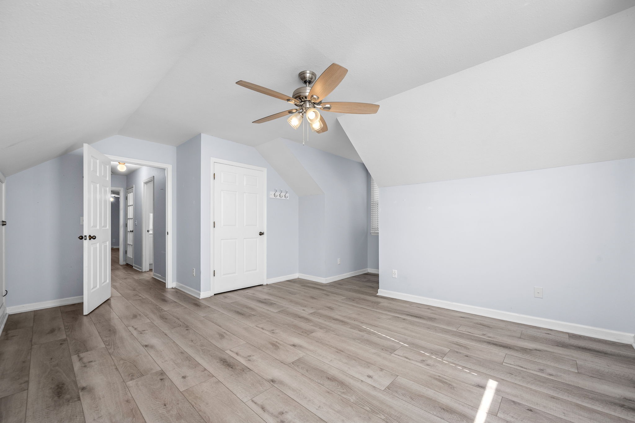 1427 Trotters Ln
