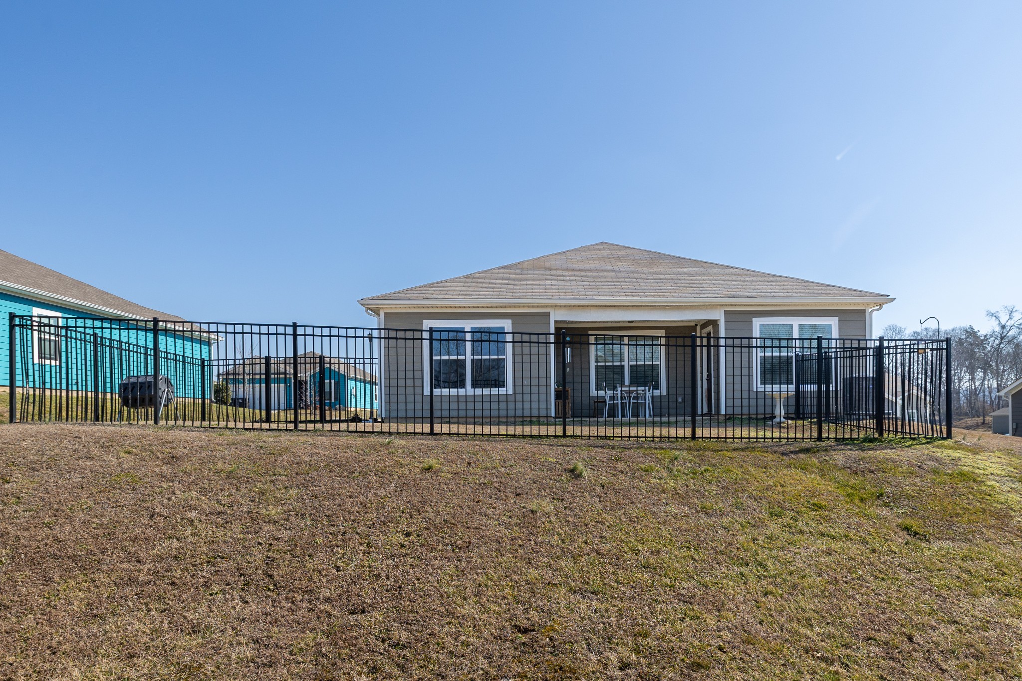 2820 Buzz St