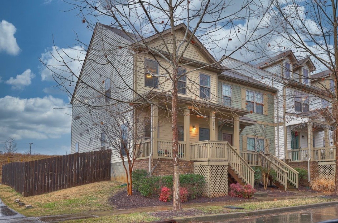 1832 Wild Oaks Ct