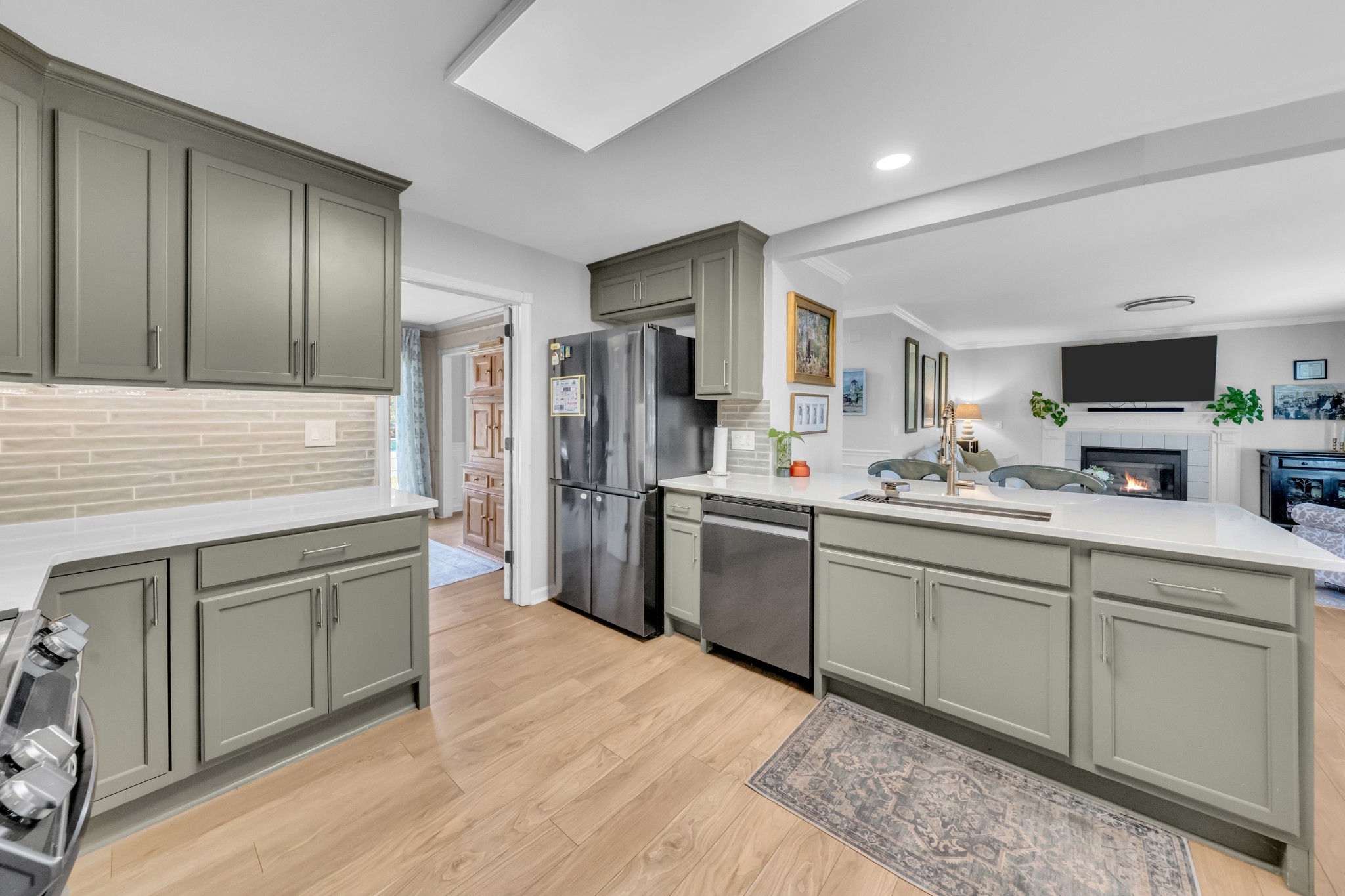 2407 Amber Glen Dr