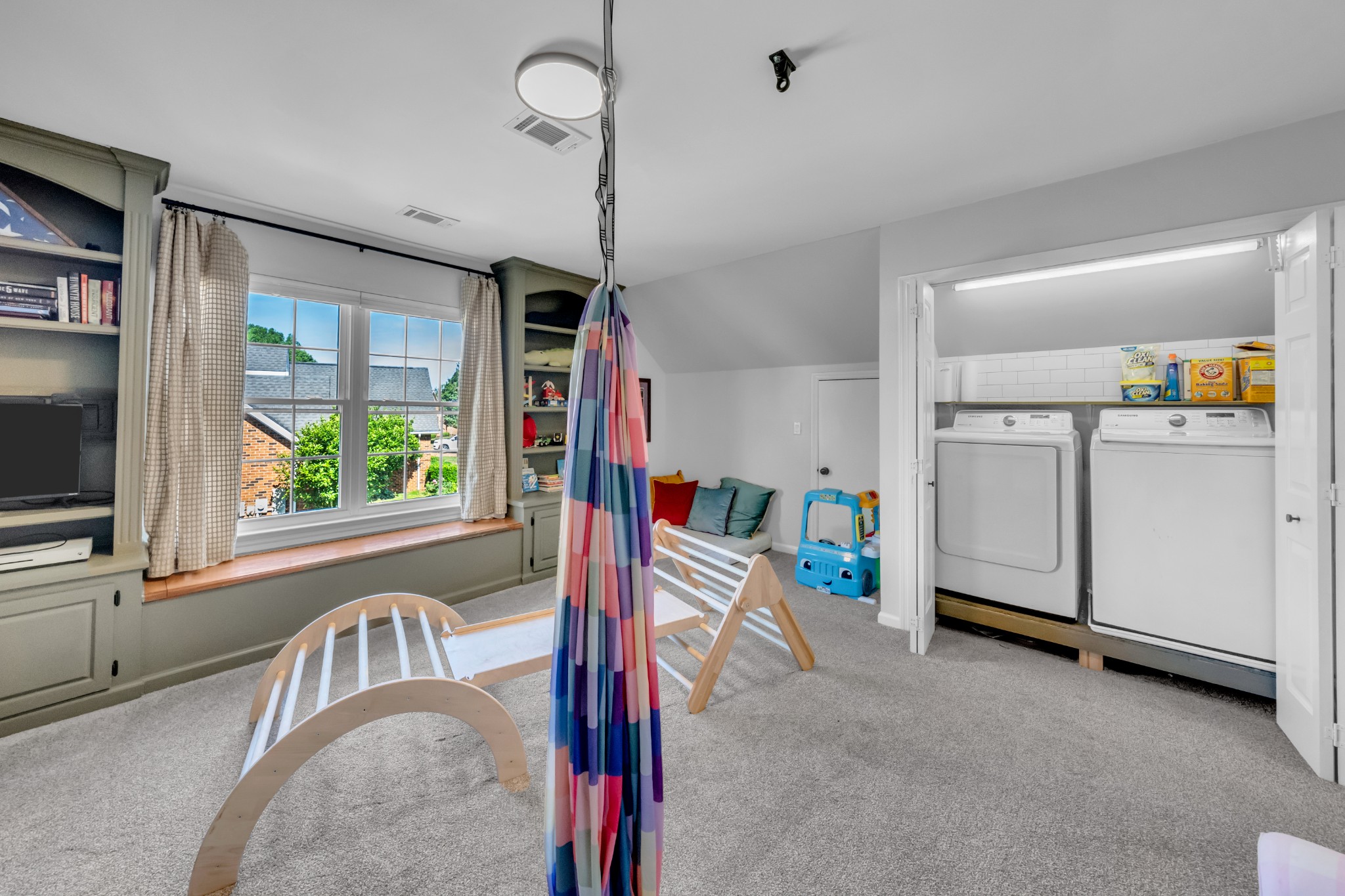 2407 Amber Glen Dr