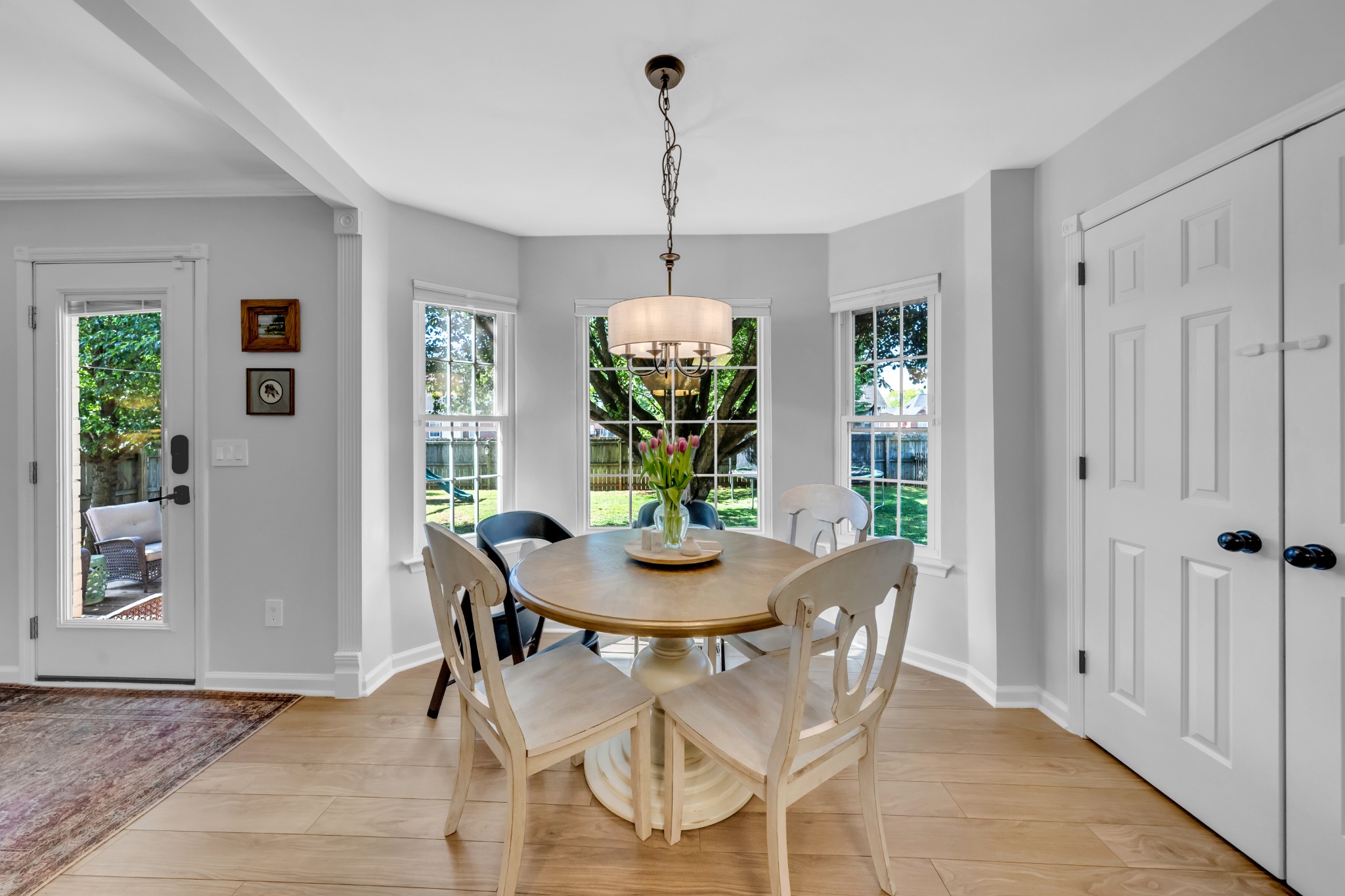 2407 Amber Glen Dr