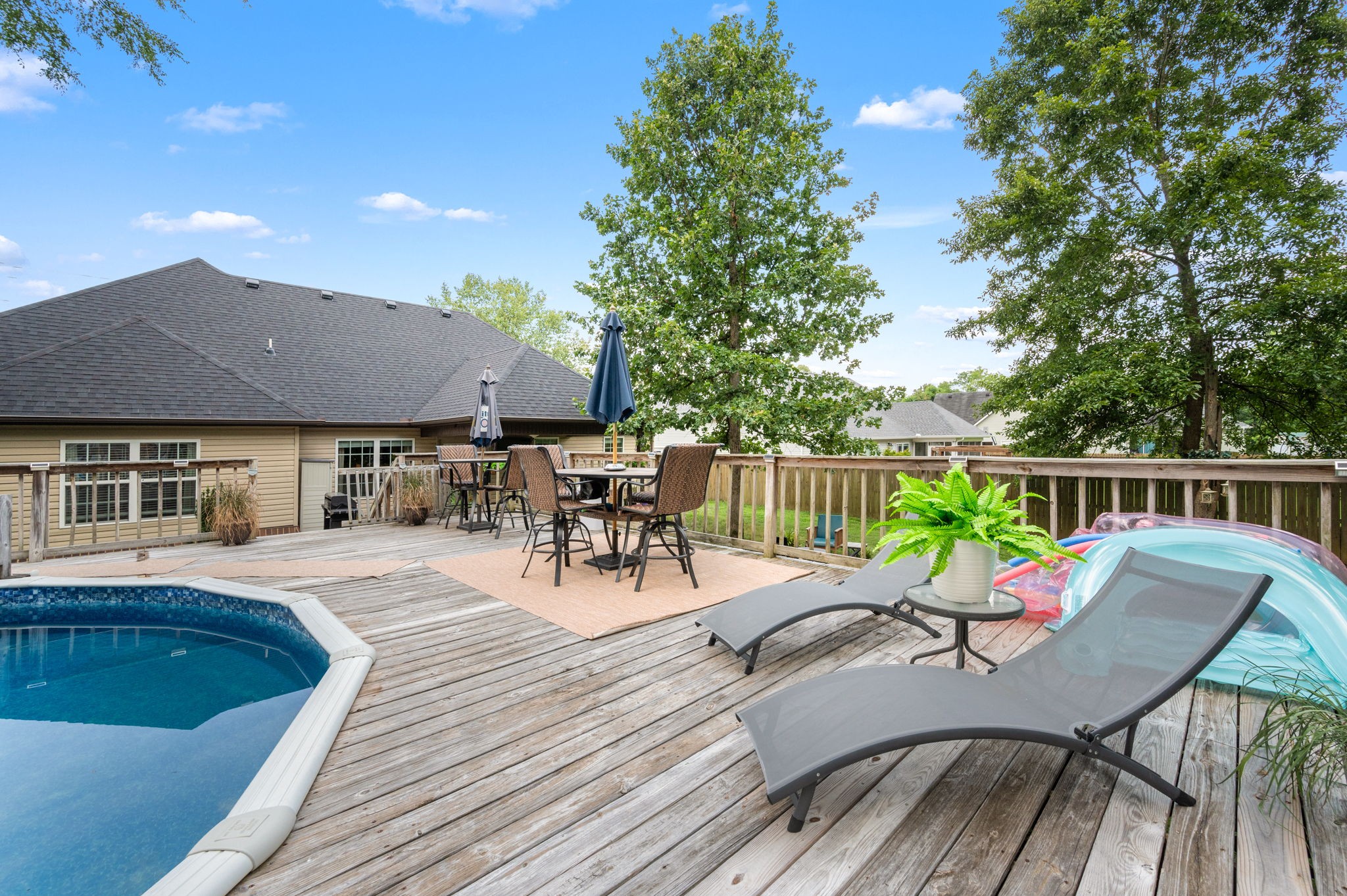 1425 Round Rock Dr