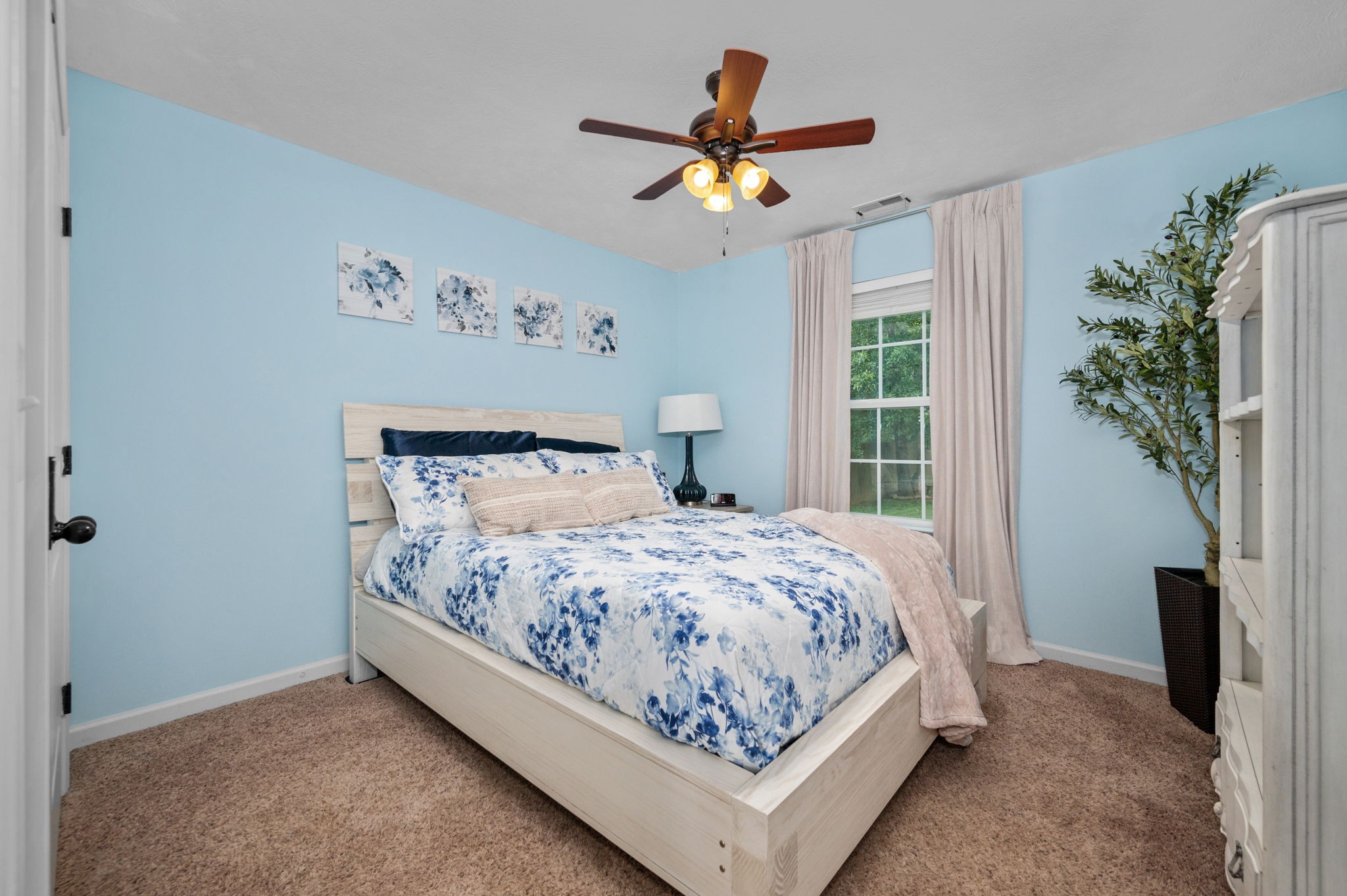 1425 Round Rock Dr