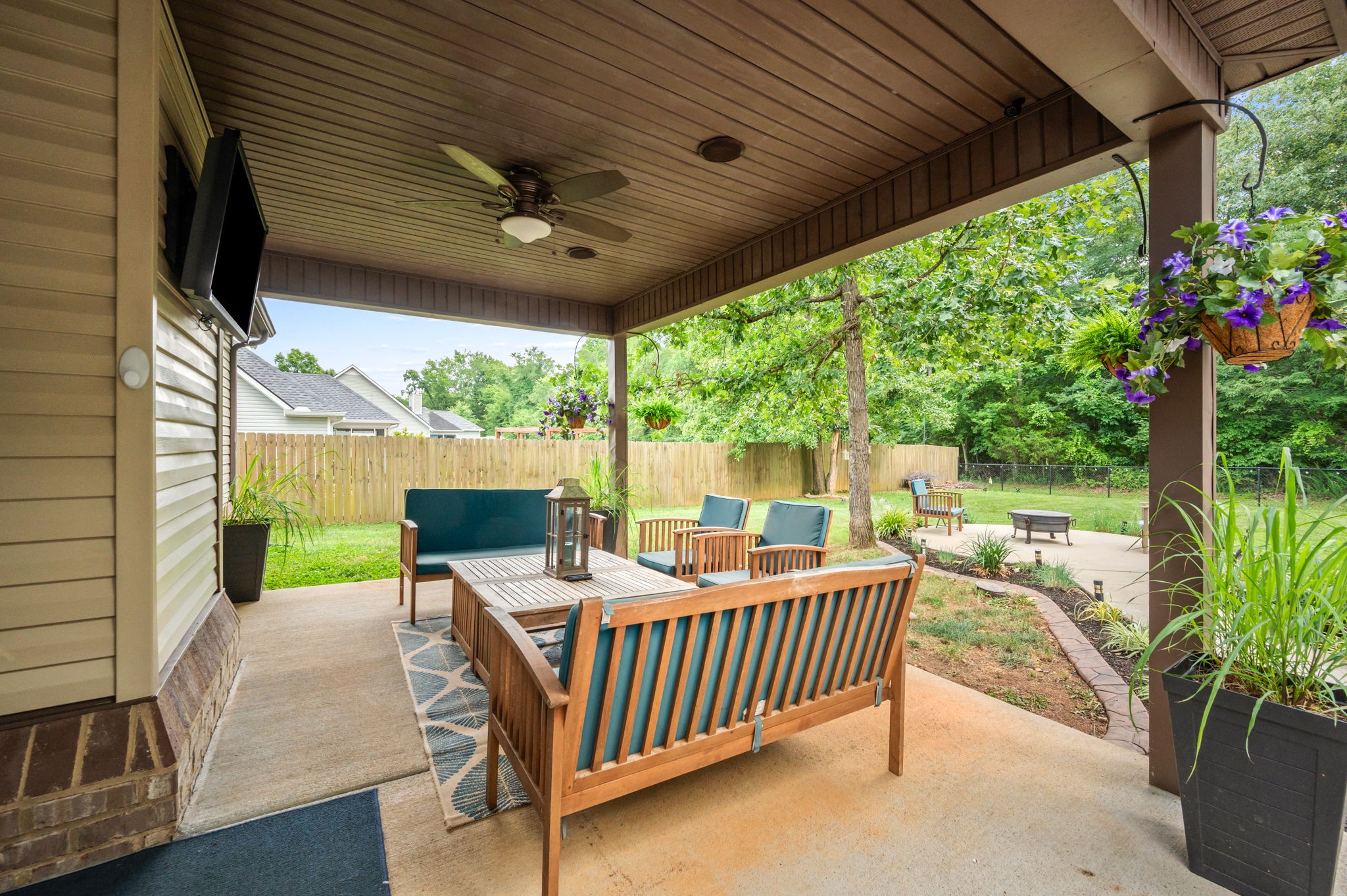 1425 Round Rock Dr