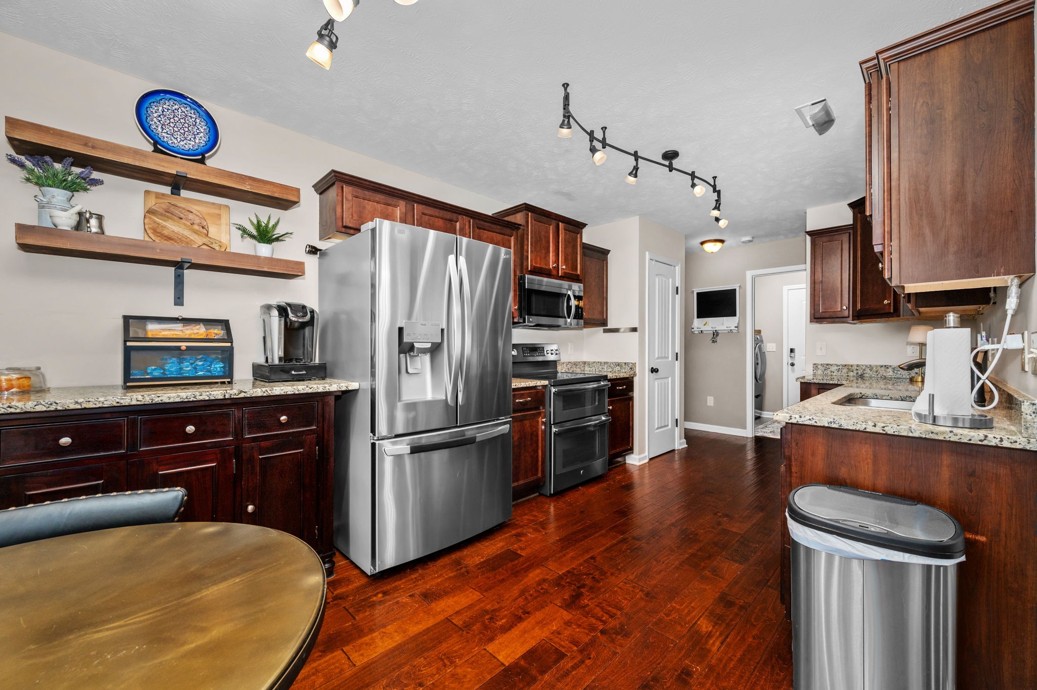 1425 Round Rock Dr