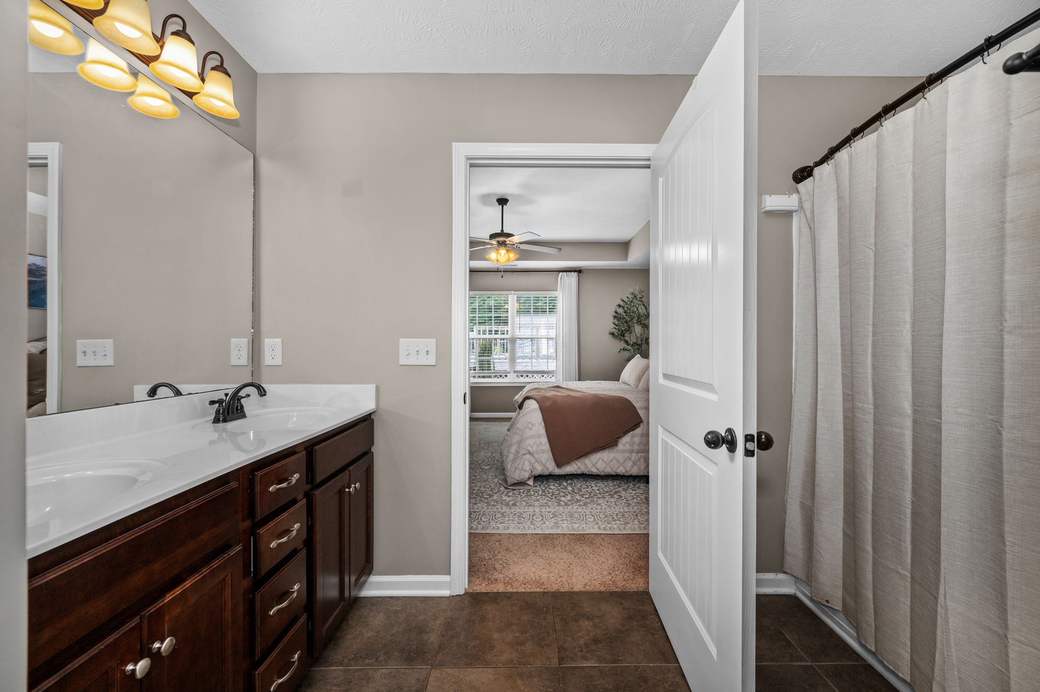 1425 Round Rock Dr