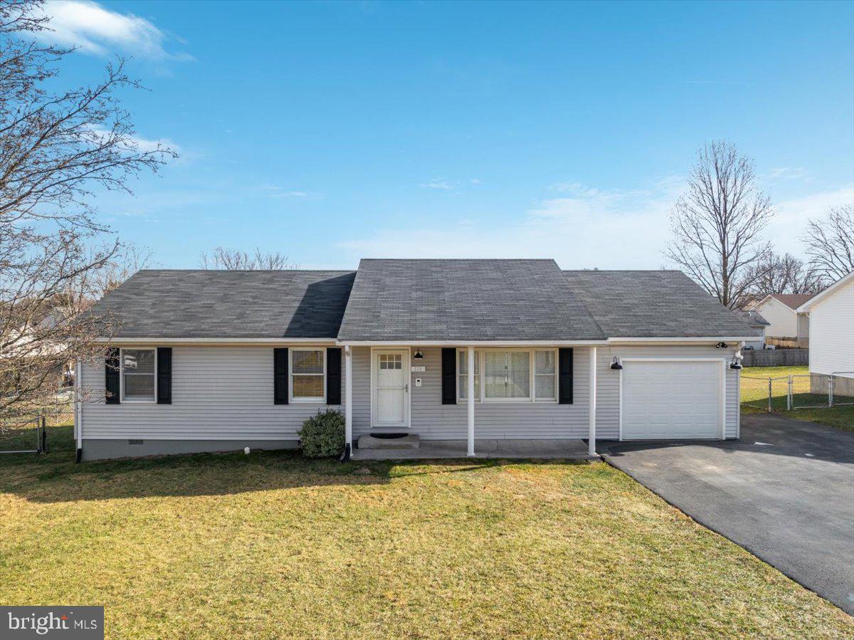214 NIGHTINGALE AVENUE