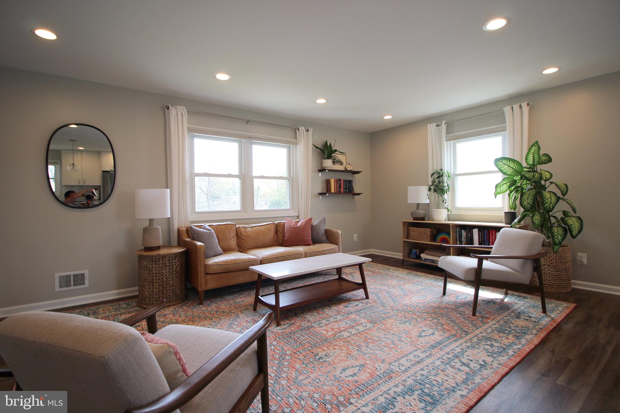 5915 LARPIN LANE