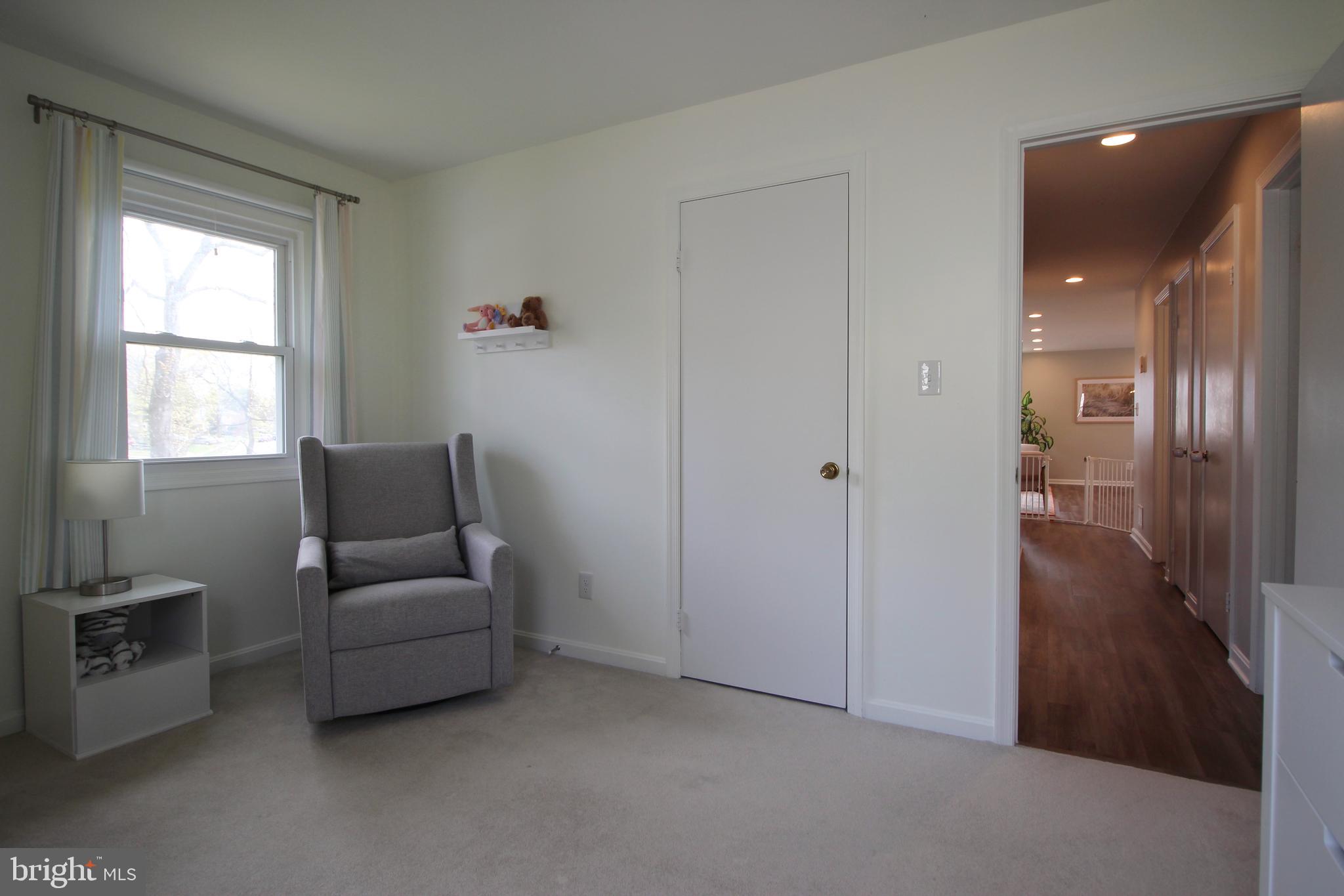 5915 LARPIN LANE
