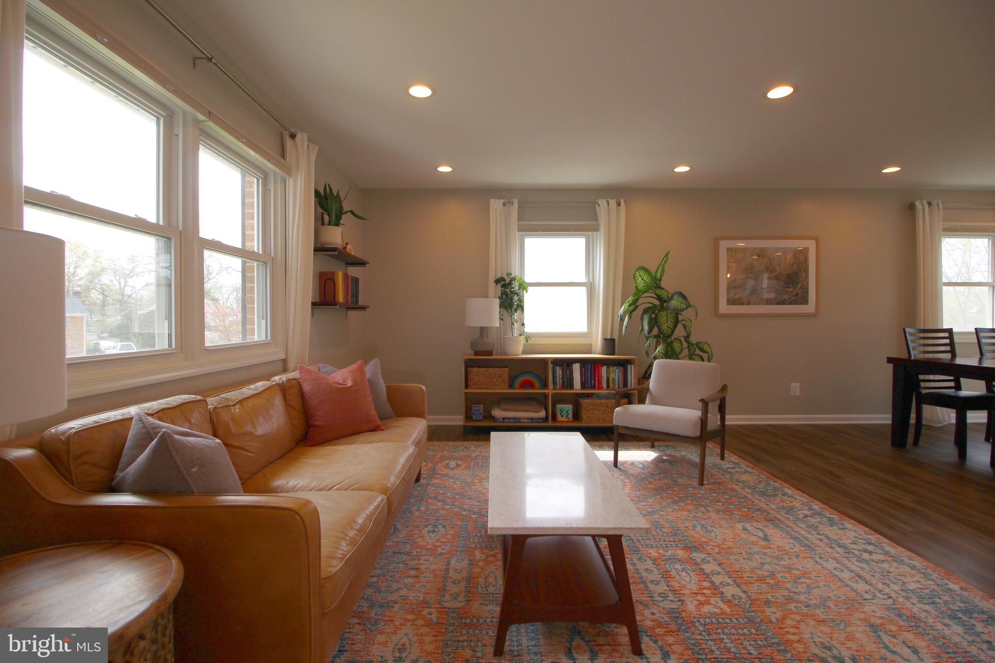 5915 LARPIN LANE