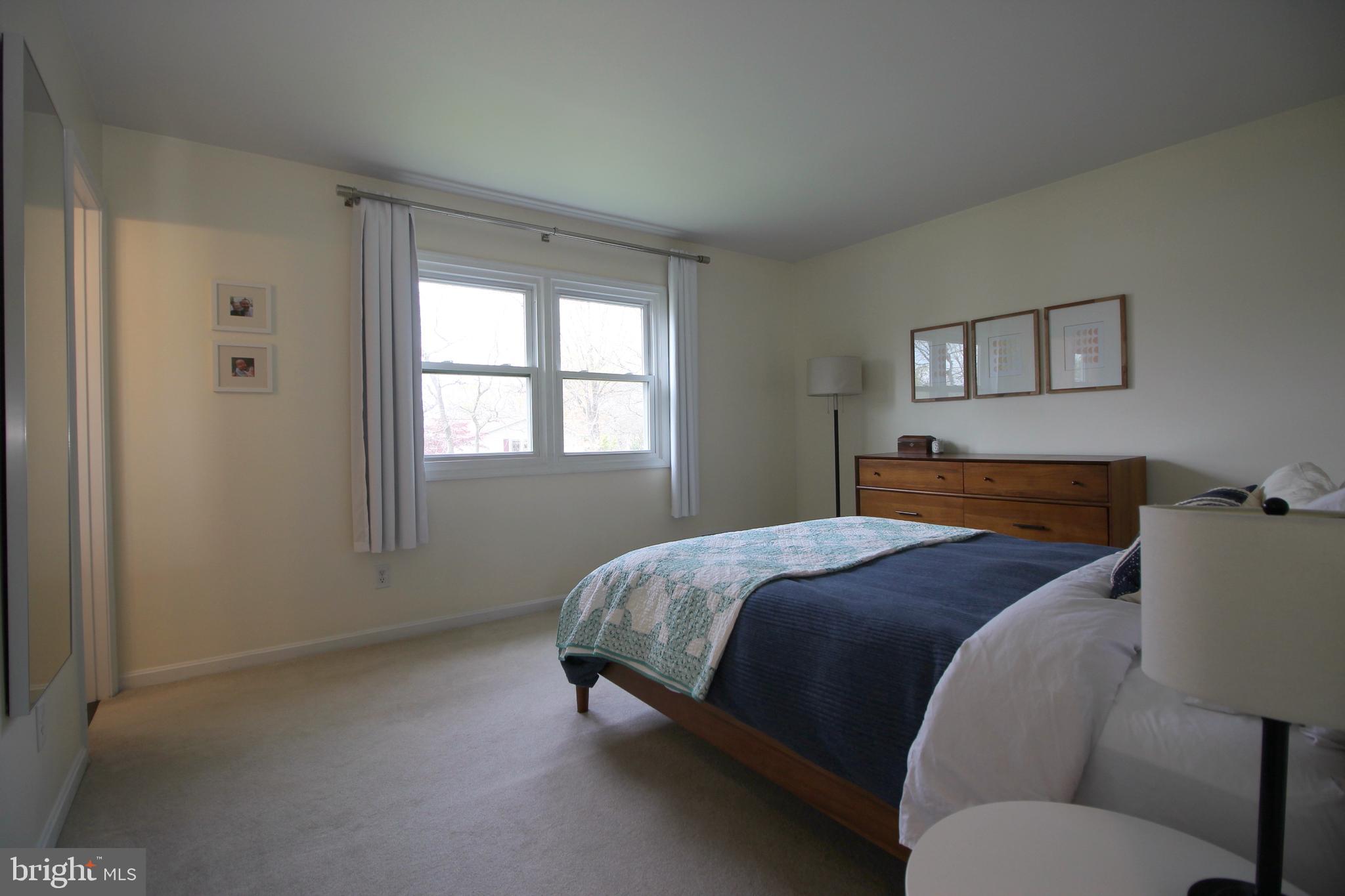 5915 LARPIN LANE