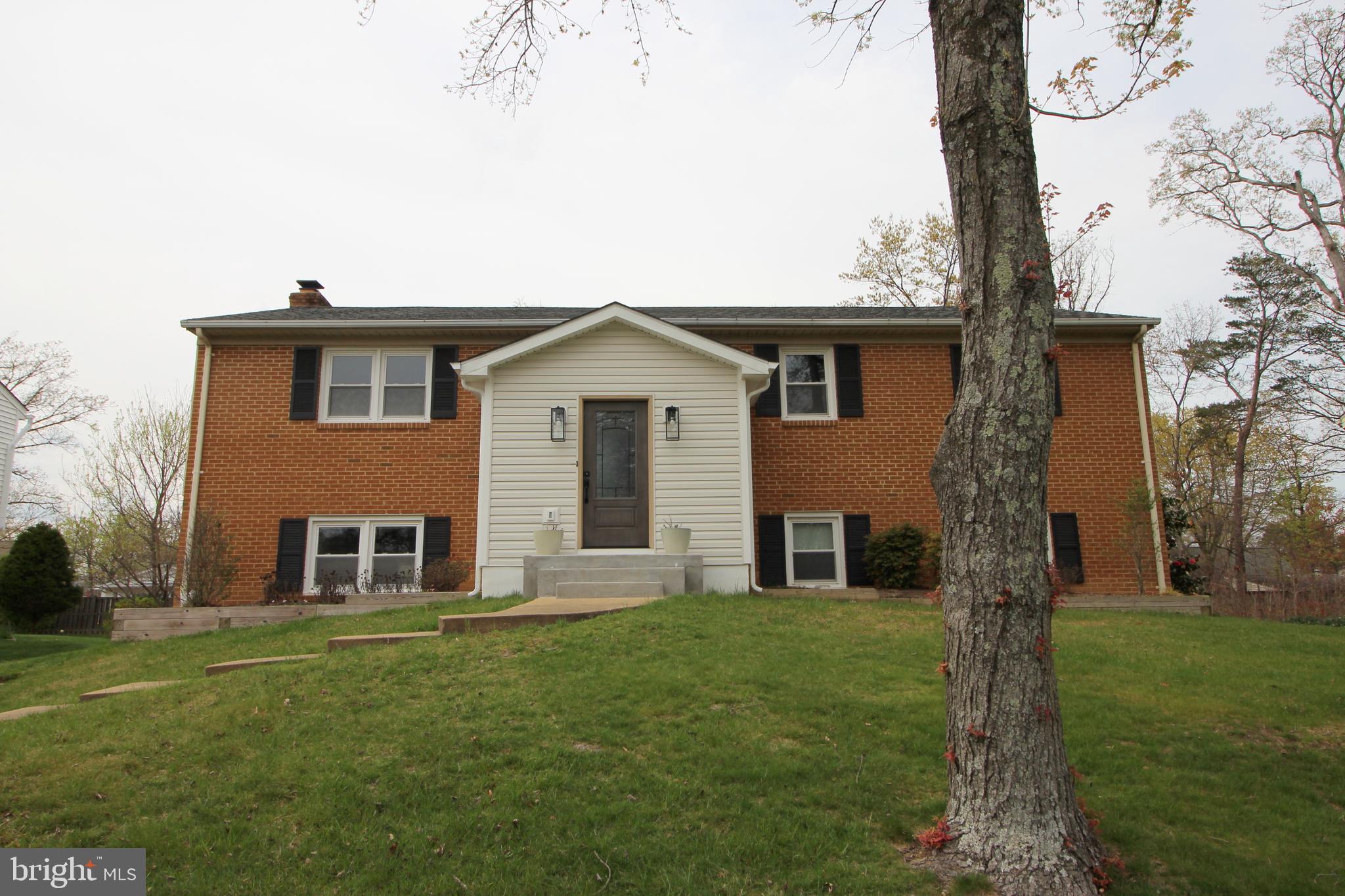 5915 LARPIN LANE