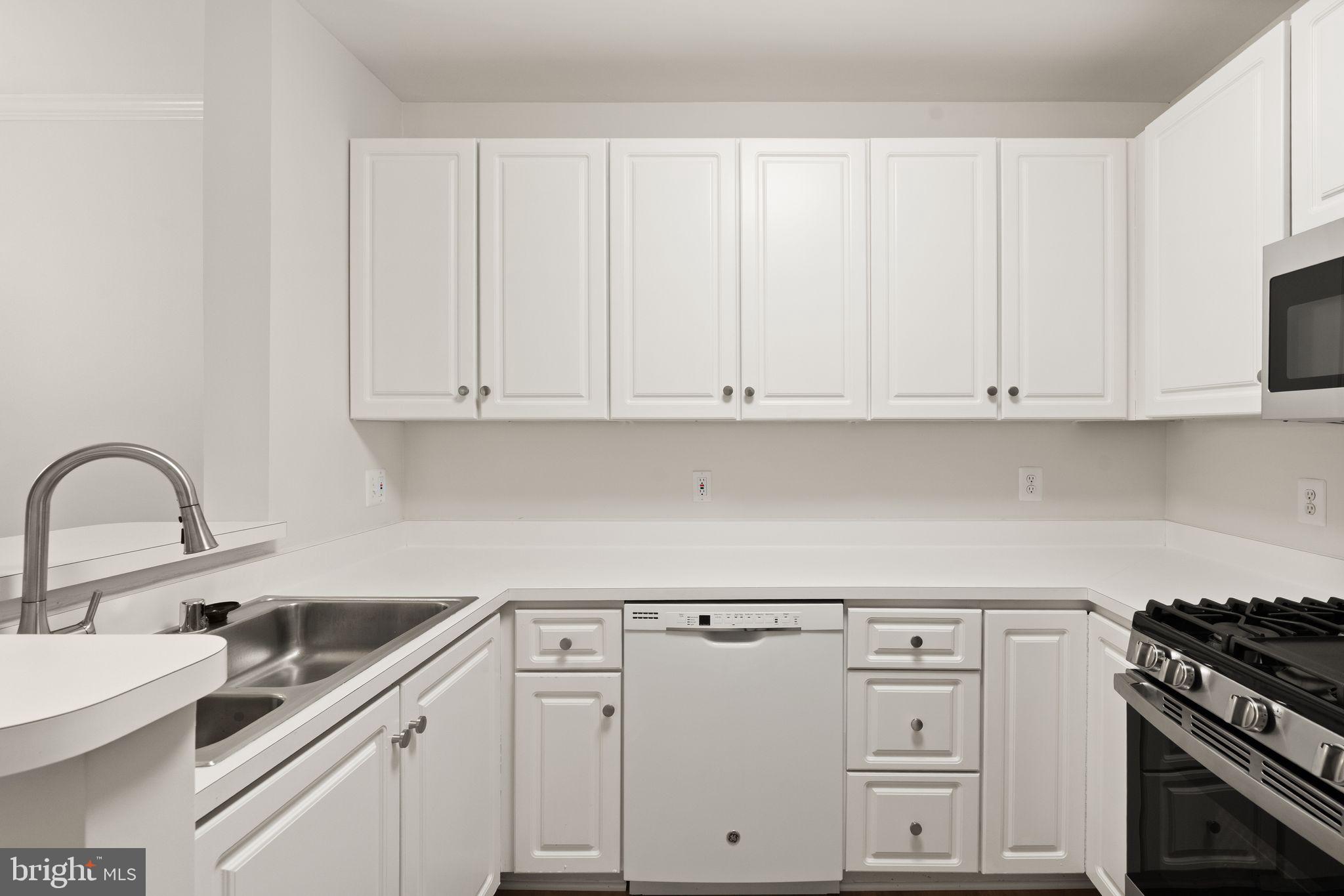 6990 FALLS REACH DRIVE 408