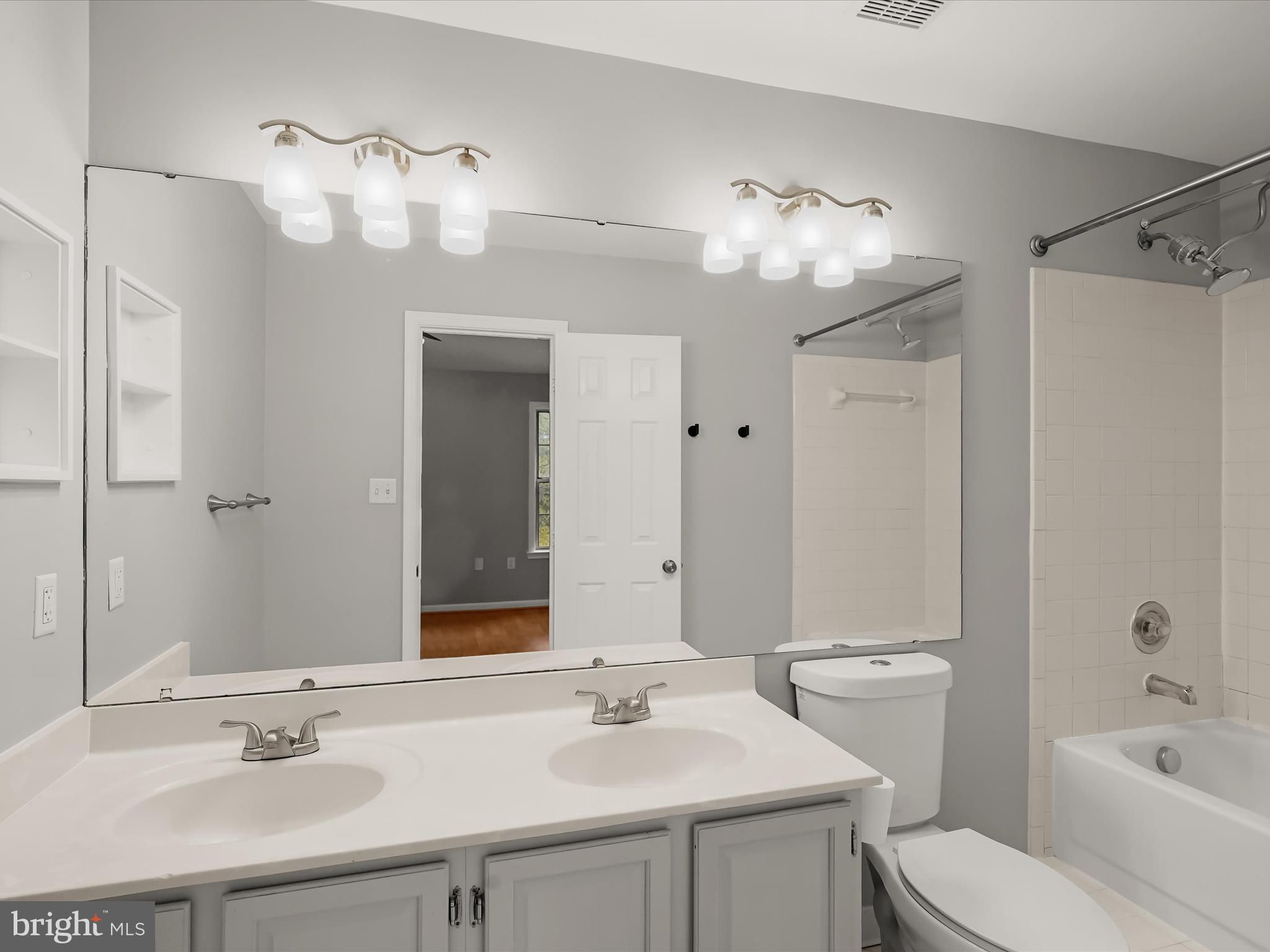 8628 SANDERLING DRIVE