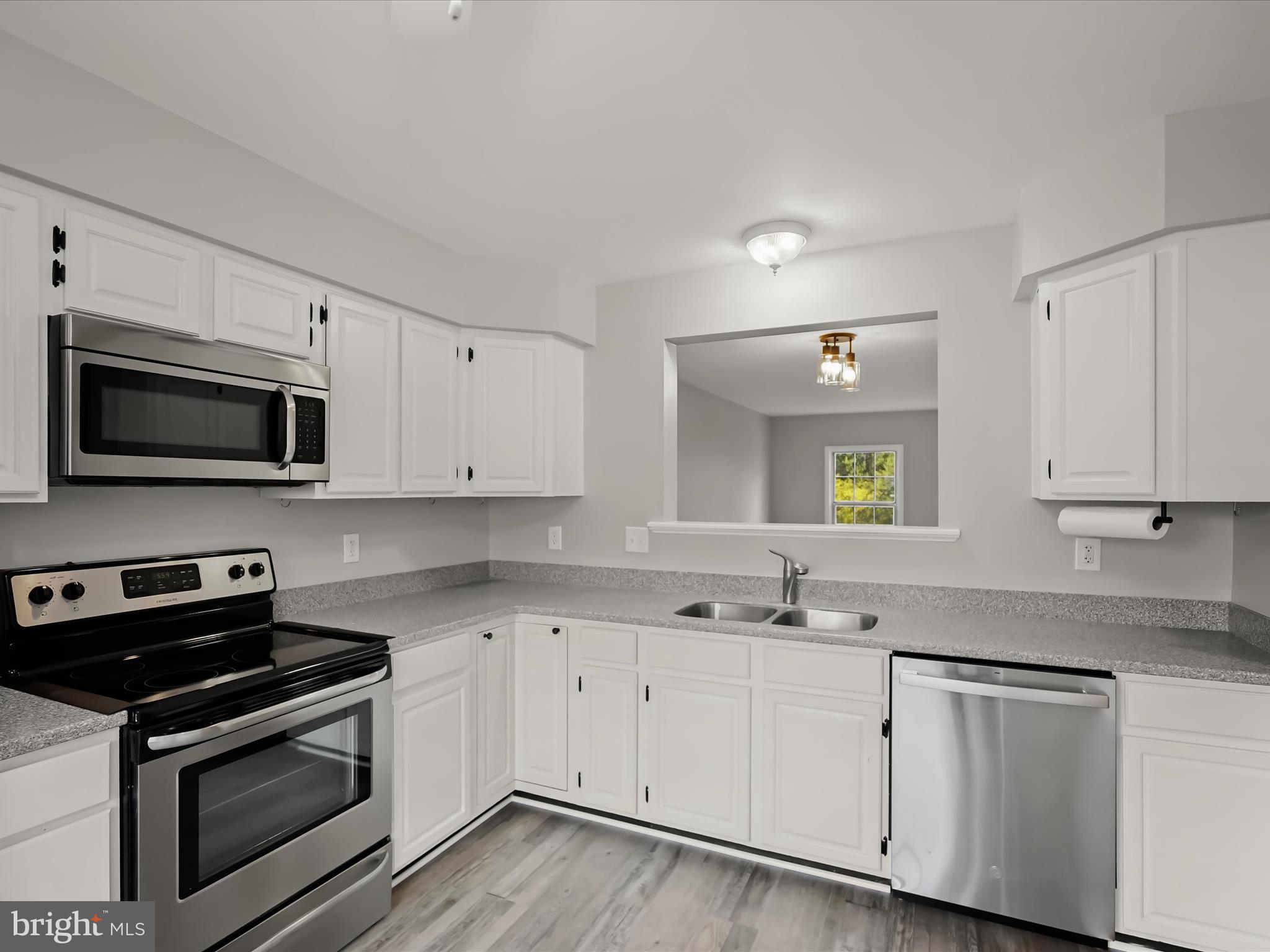 8628 SANDERLING DRIVE