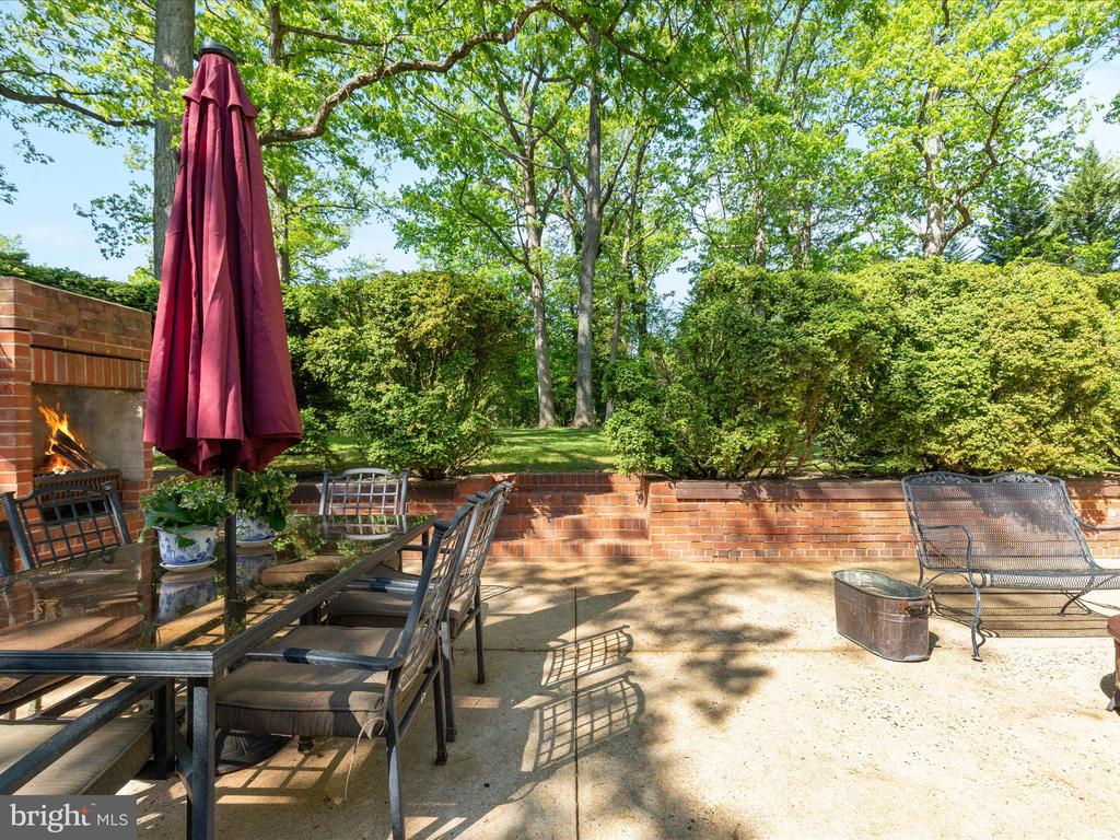 9100 STONEWALL ROAD