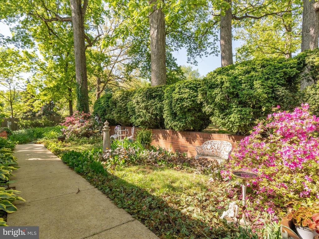 9100 STONEWALL ROAD
