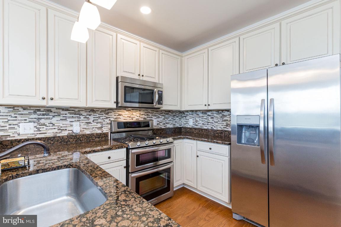 9200 CHARLESTON DRIVE 207