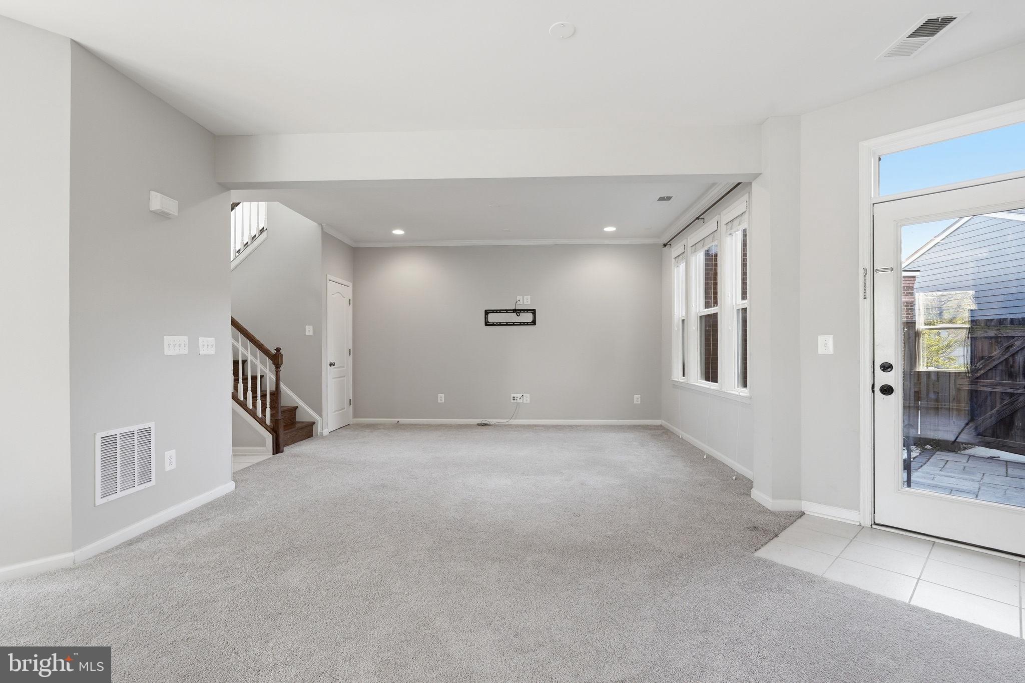 8923 QUARRY ROAD