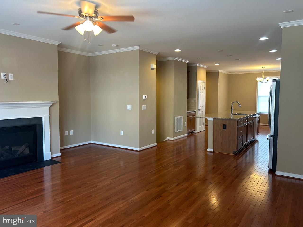 7868 CRESCENT PARK DRIVE
