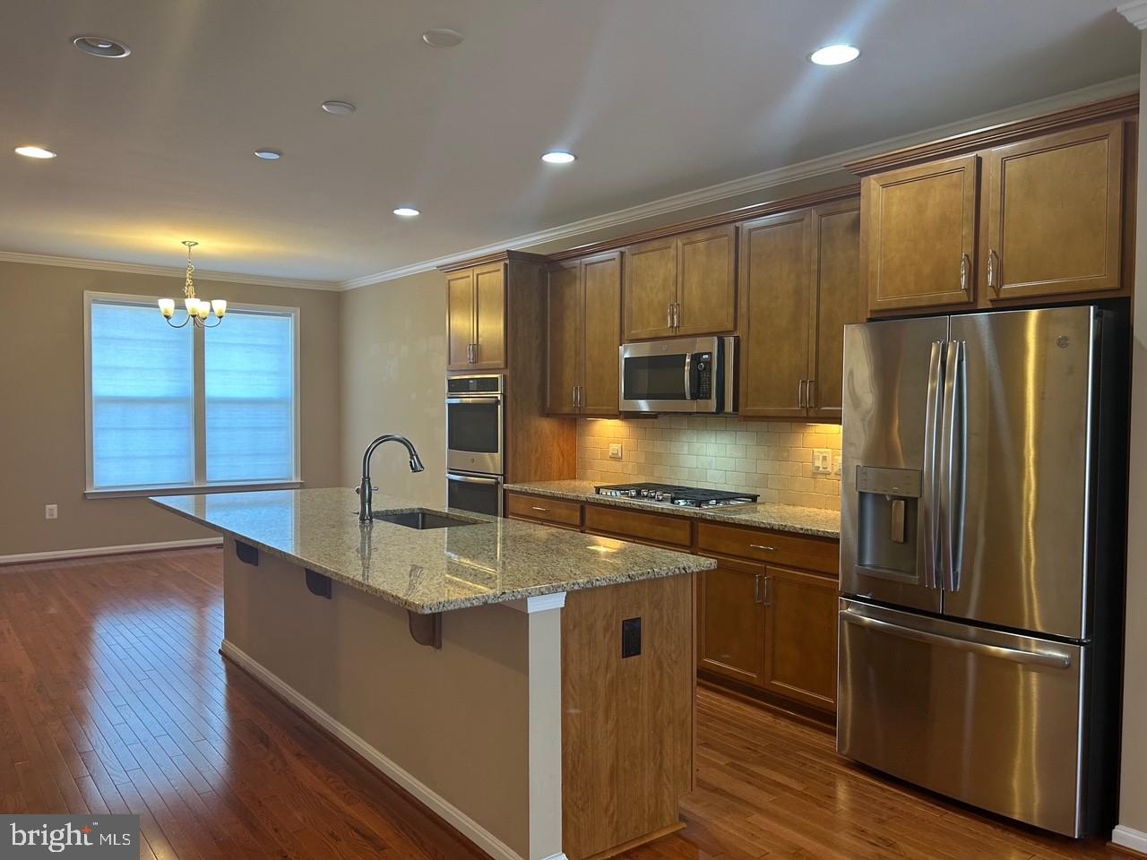 7868 CRESCENT PARK DRIVE