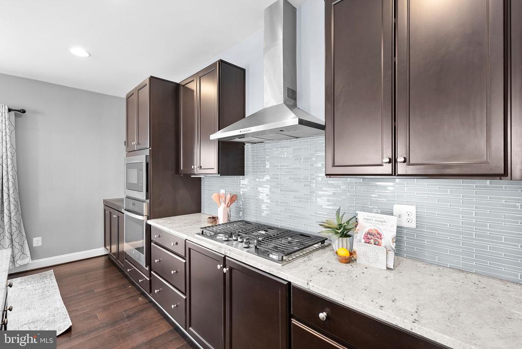 9545 KIMBLETON HALL LOOP