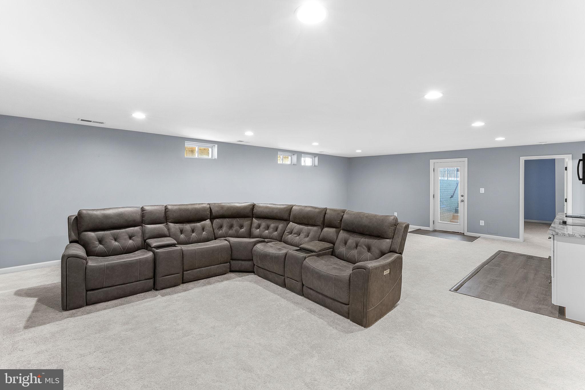 9545 KIMBLETON HALL LOOP